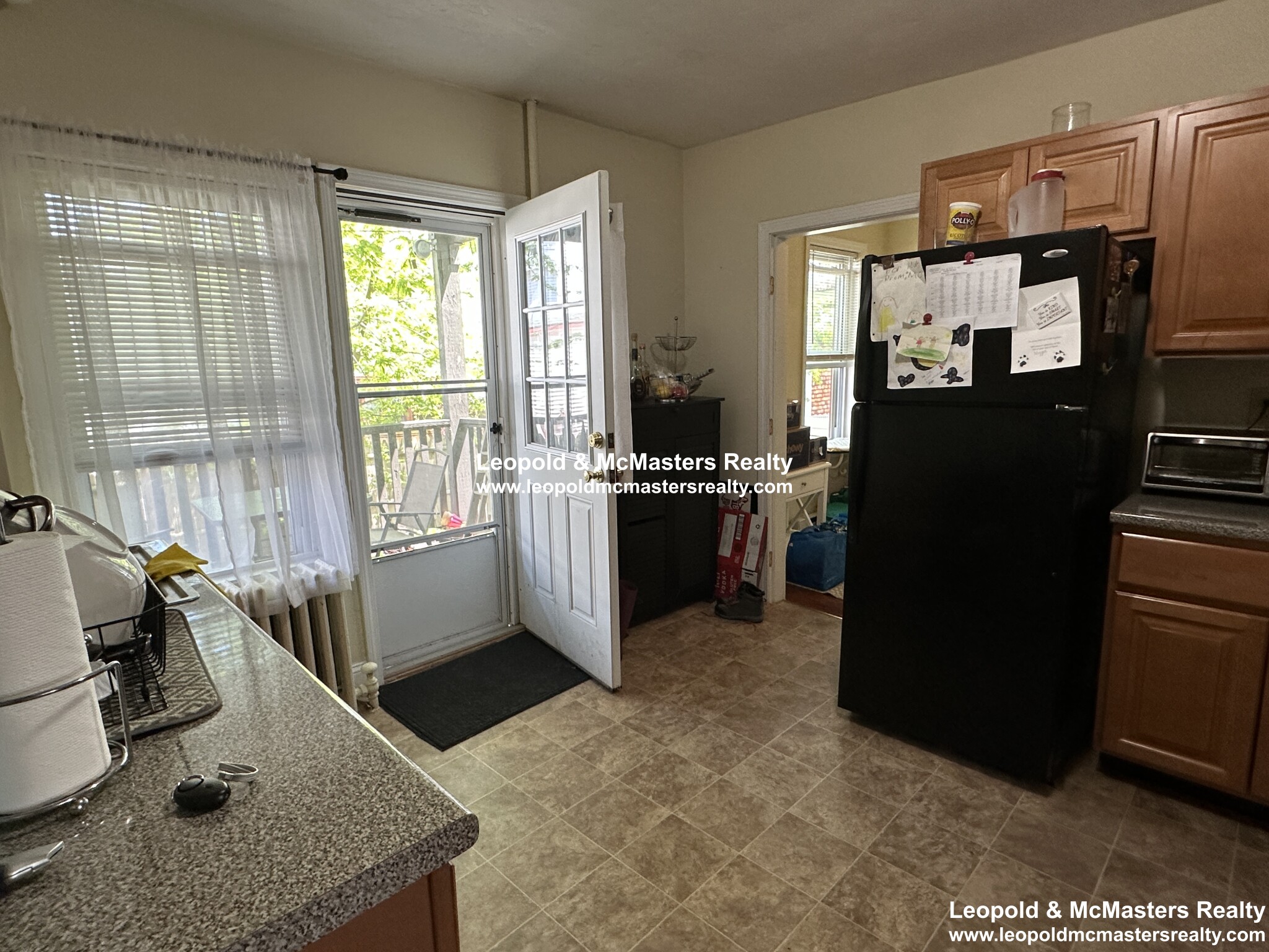 3 bed, 1 bath apartment for rent at 354 Shirley St Unit 1, Winthrop — photo 9 of 10