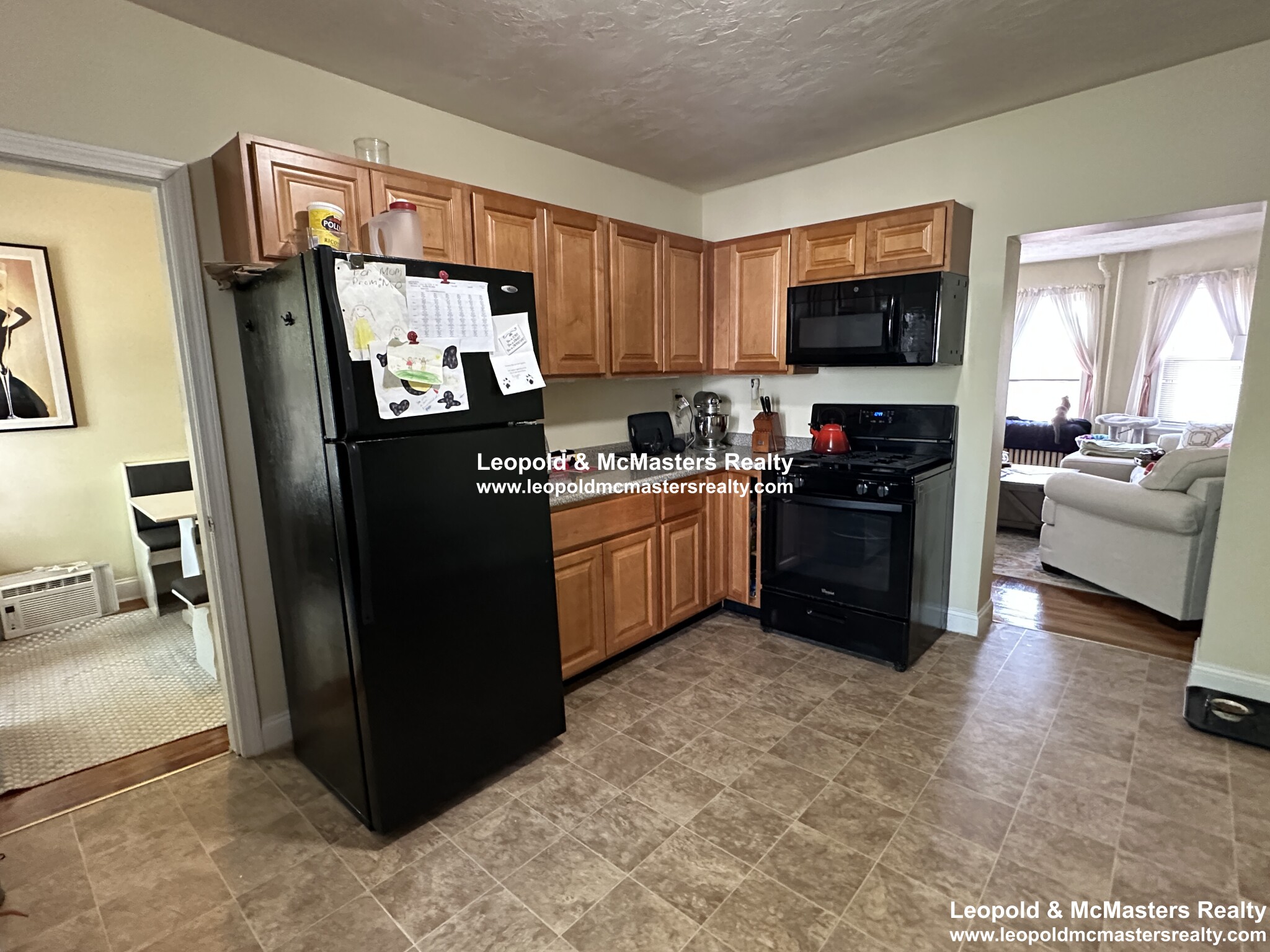3 bed, 1 bath apartment for rent at 354 Shirley St Unit 1, Winthrop — photo 8 of 10