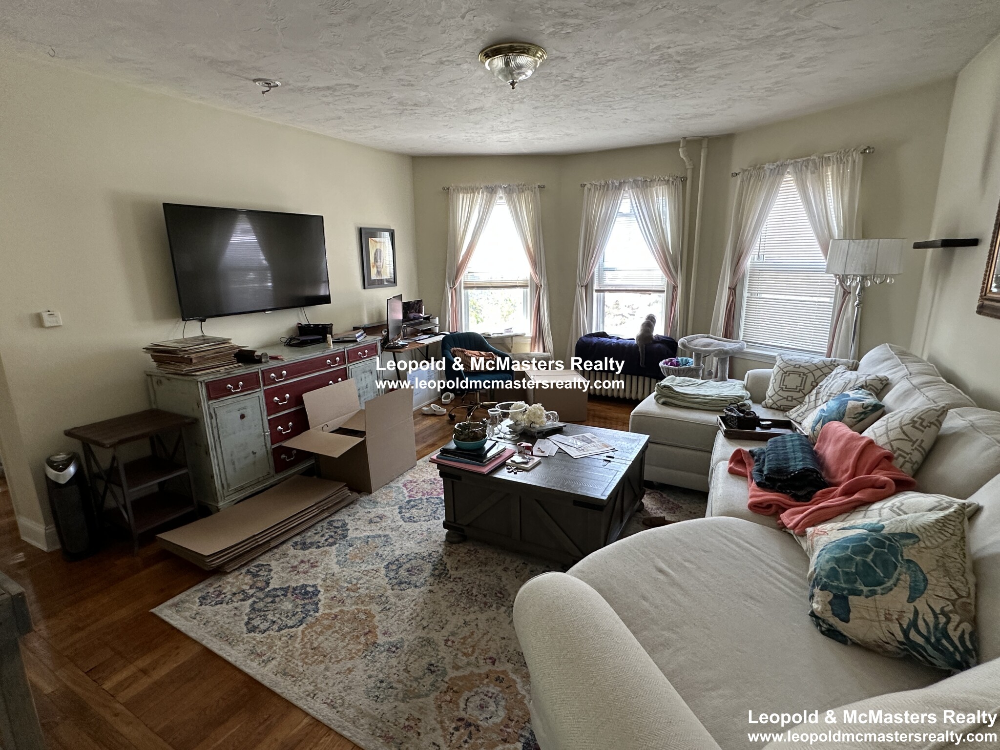 3 bed, 1 bath apartment for rent at 354 Shirley St Unit 1, Winthrop — photo 1 of 10