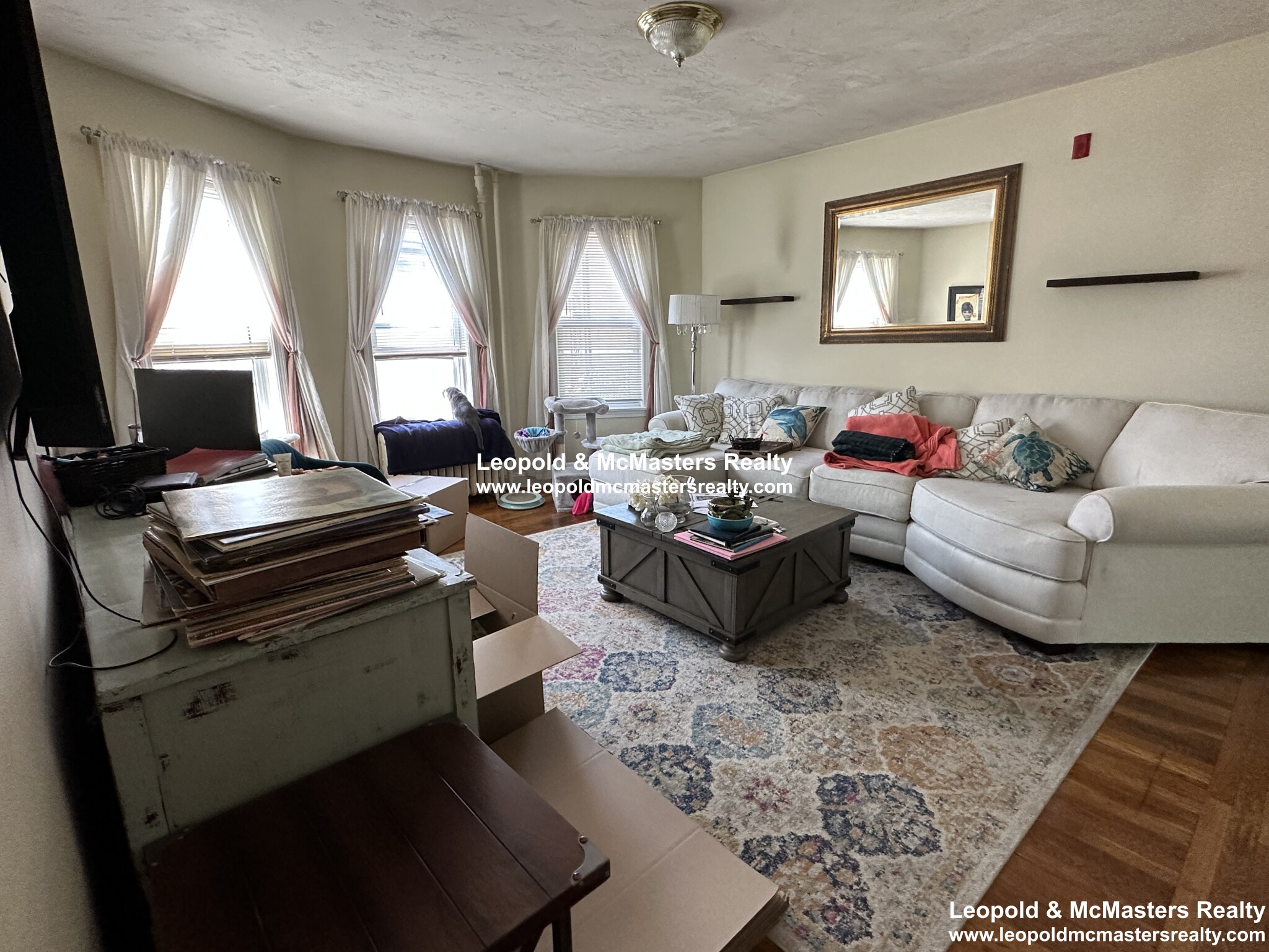 3 bed, 1 bath apartment for rent at 354 Shirley St Unit 1, Winthrop — photo 2 of 10