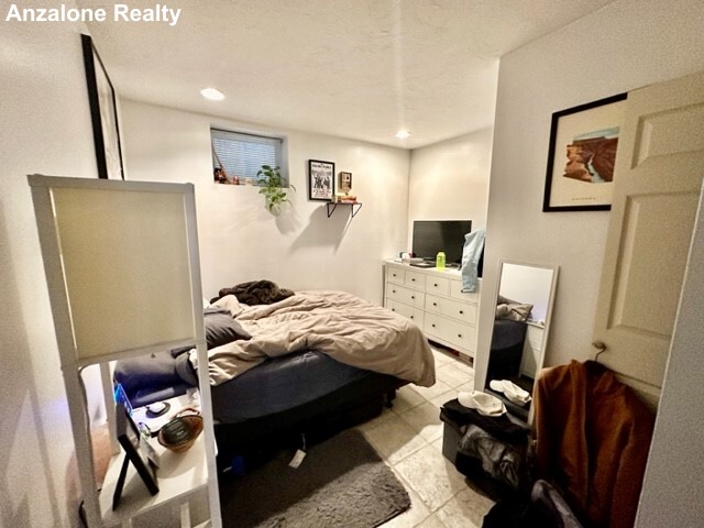 2 bed, 1 bath apartment for rent at 21 Cleveland Pl Unit 1, North End — photo 2 of 15