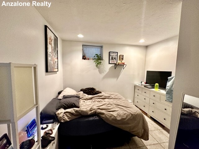 2 bed, 1 bath apartment for rent at 21 Cleveland Pl Unit 1, North End — photo 3 of 15