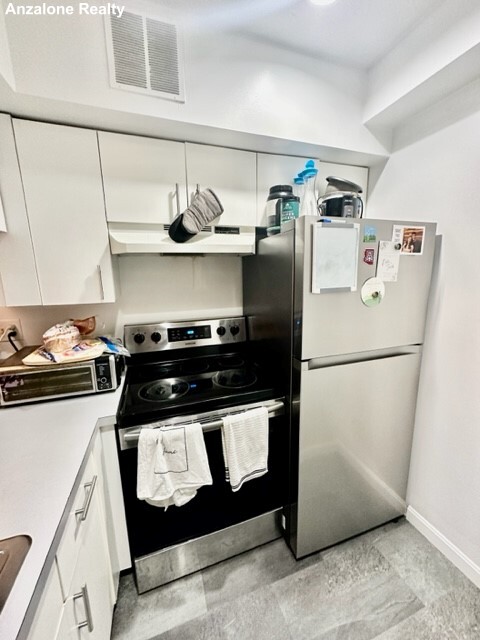 2 bed, 1 bath apartment for rent at 21 Cleveland Pl Unit 1, North End — photo 14 of 15
