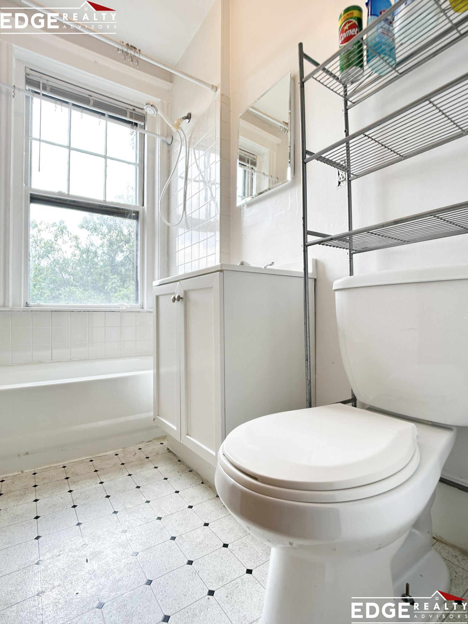 Studio bed, 1 bath apartment for rent at 30 Jamaicaway Unit 11, Jamaica Plain — photo 4 of 4