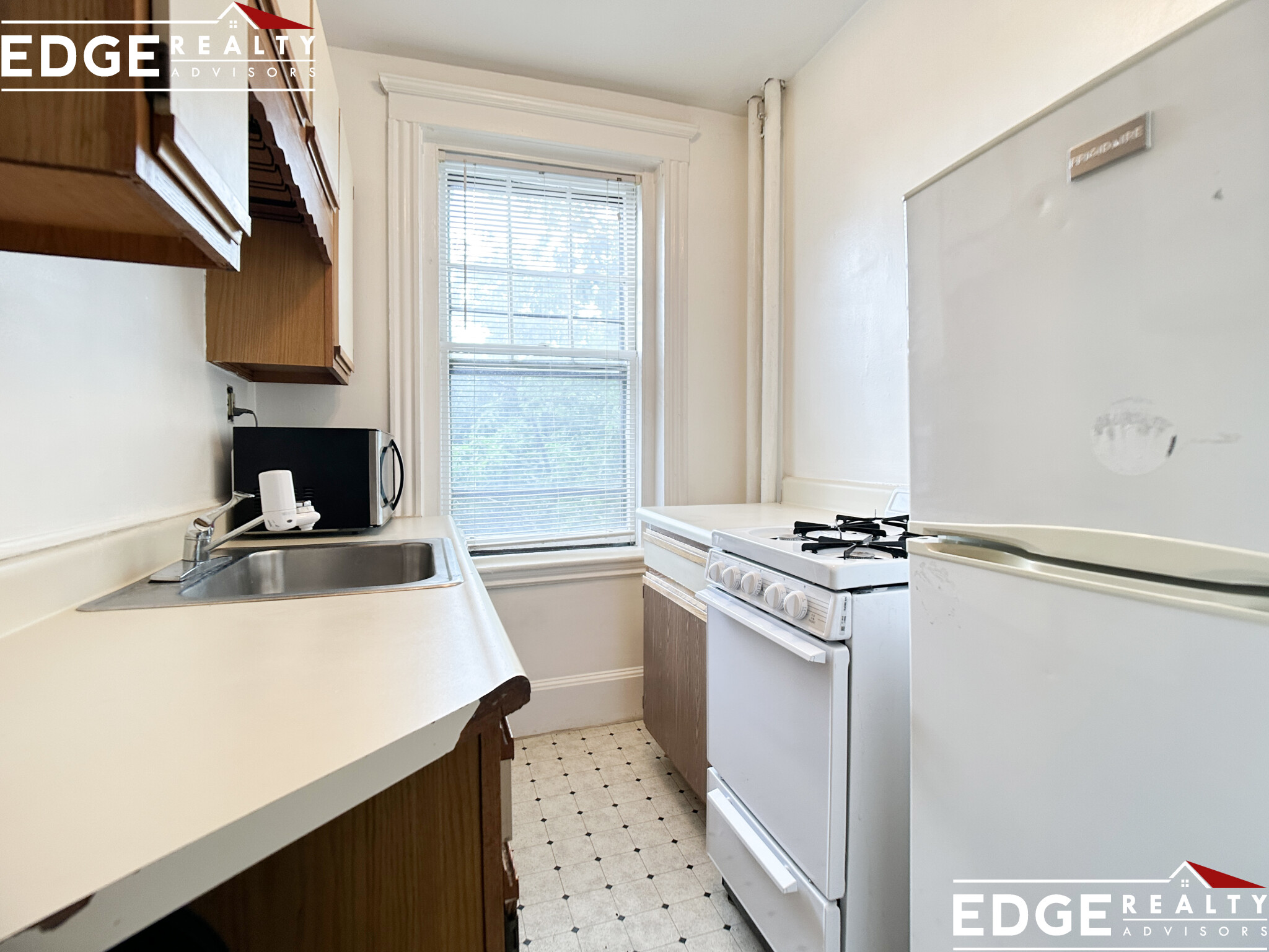 Studio bed, 1 bath apartment for rent at 30 Jamaicaway Unit 11, Jamaica Plain — photo 1 of 4