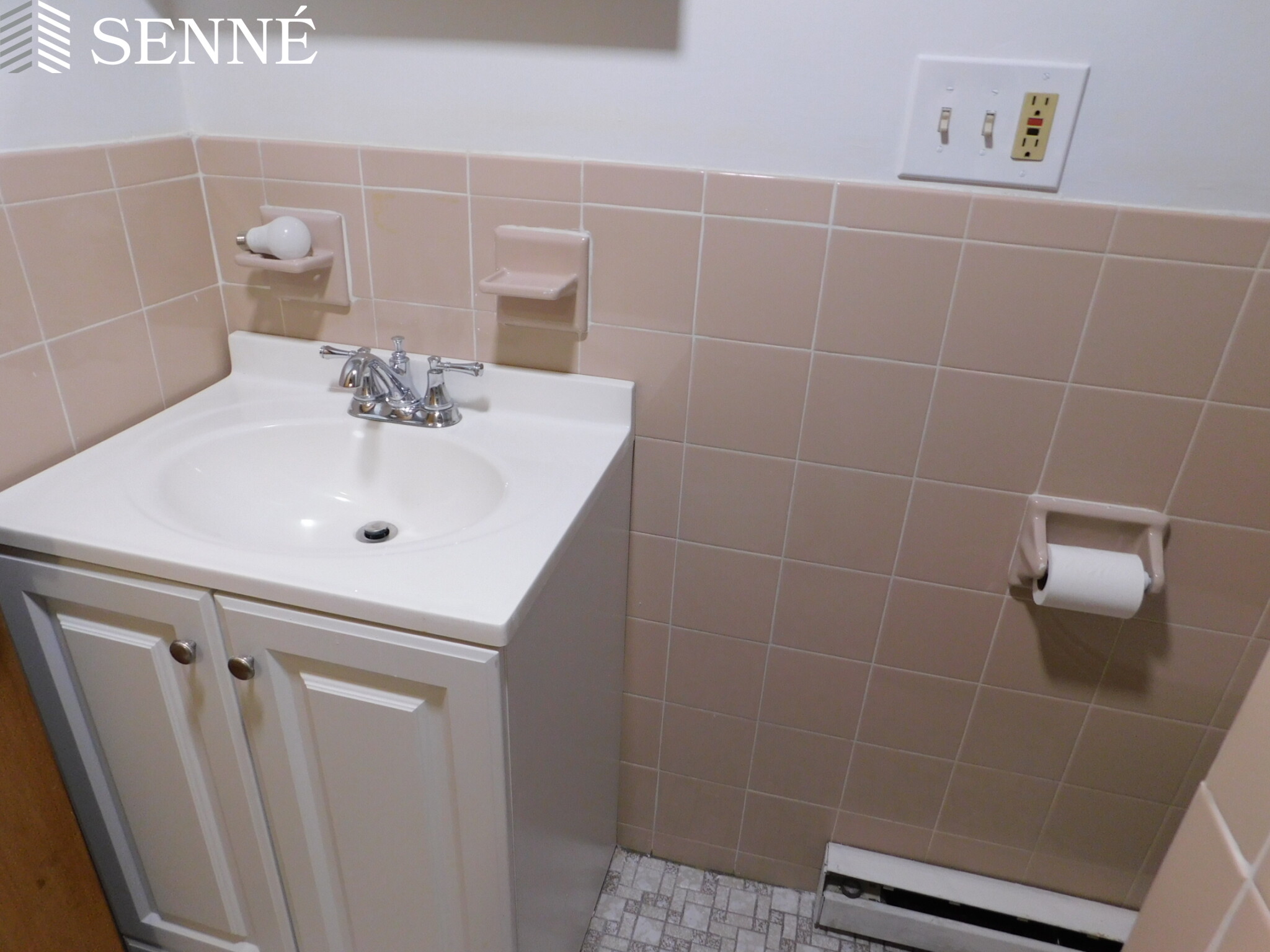 4 bed, 2 bath apartment for rent at 70 Lexington Ave Unit 2B, Davis Square — photo 3 of 13