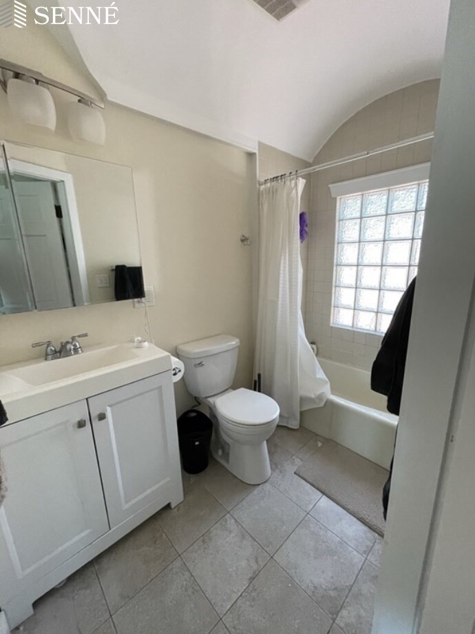 2 bed, 1 bath apartment for rent at 11 Wendell St Unit 5, Harvard Square — photo 1 of 11