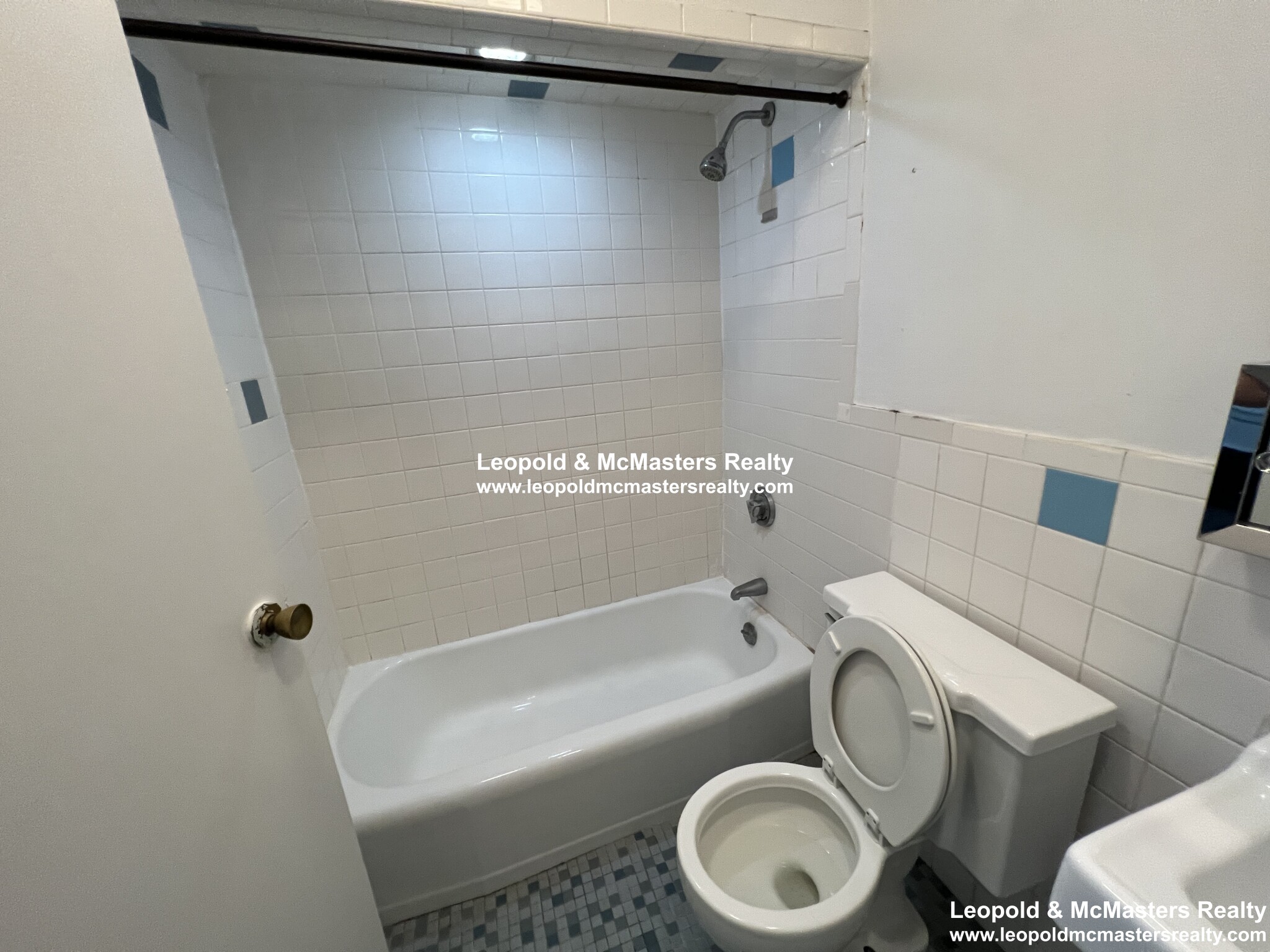 1 bed, 1 bath apartment for rent at 5 Joy St Unit 1, Beacon Hill — photo 7 of 10
