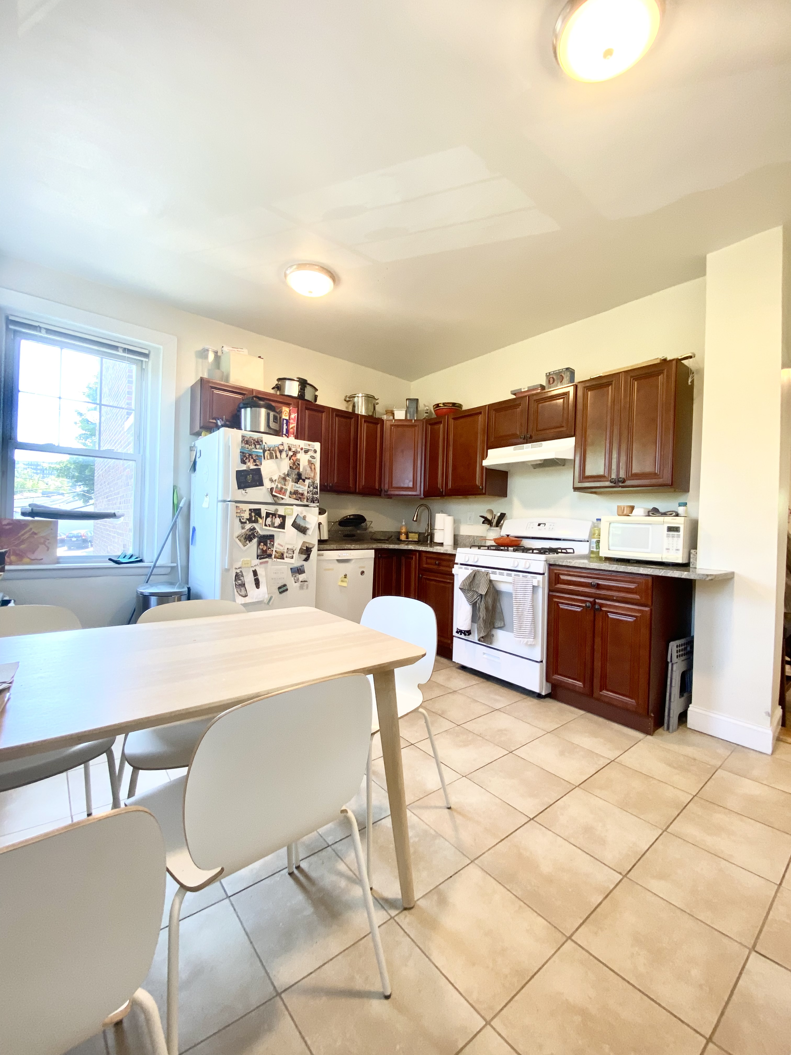 4 bed, 1.5 bath apartment for rent at 719 Washington St Unit 2, Washington Square — photo 3 of 8