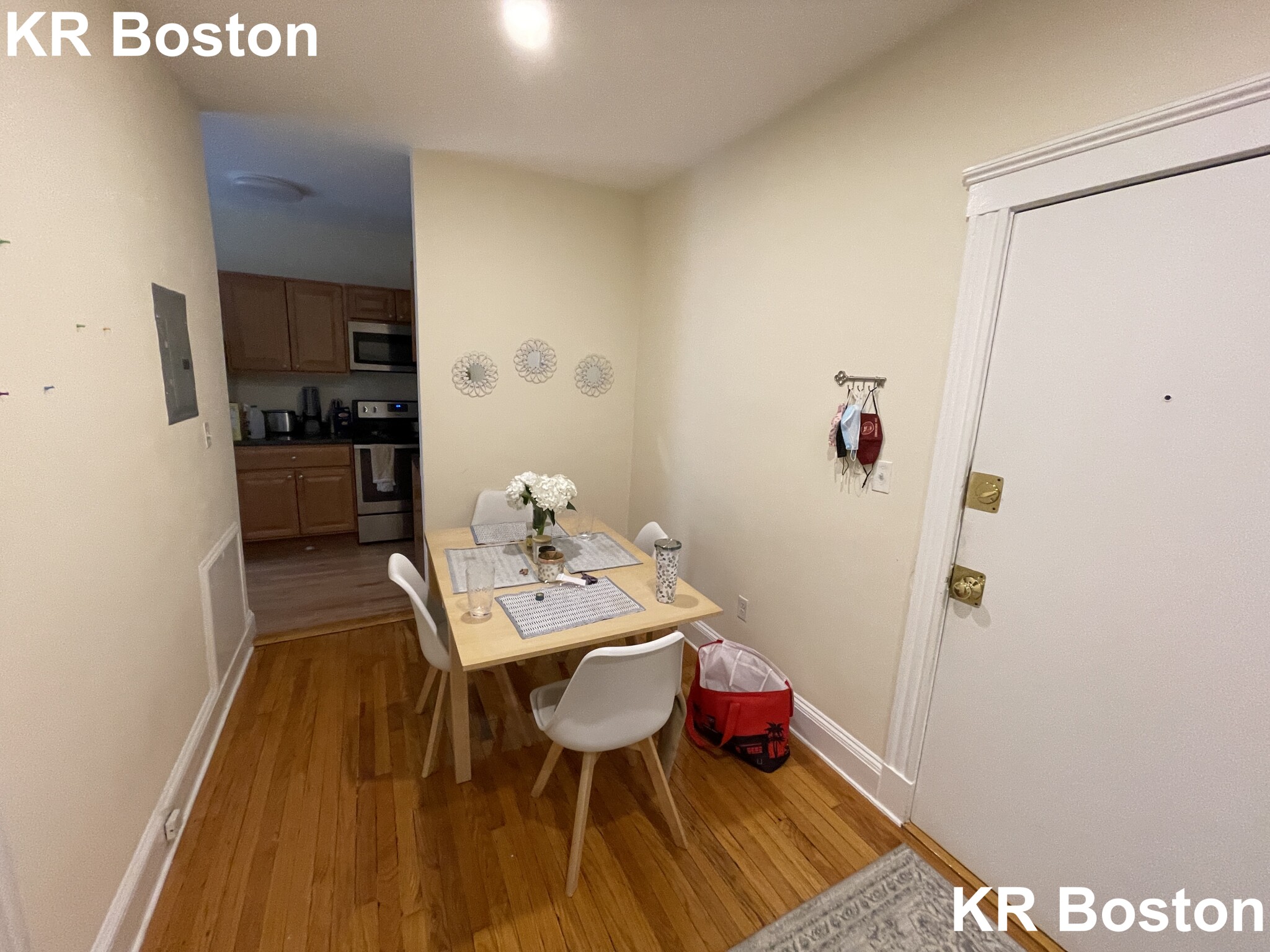 3 bed, 1 bath apartment for rent at 375 Chestnut Hill Ave Unit 21, Brighton — photo 1 of 5