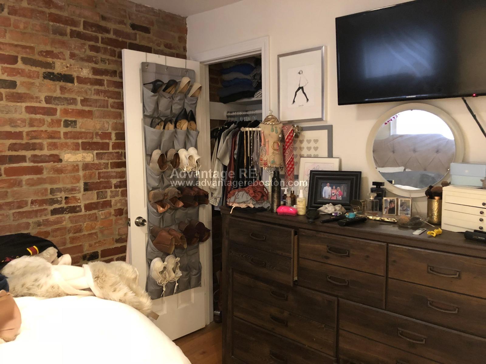 2 bed, 1 bath apartment for rent at 10 Wiget Unit 9, North End — photo 6 of 15
