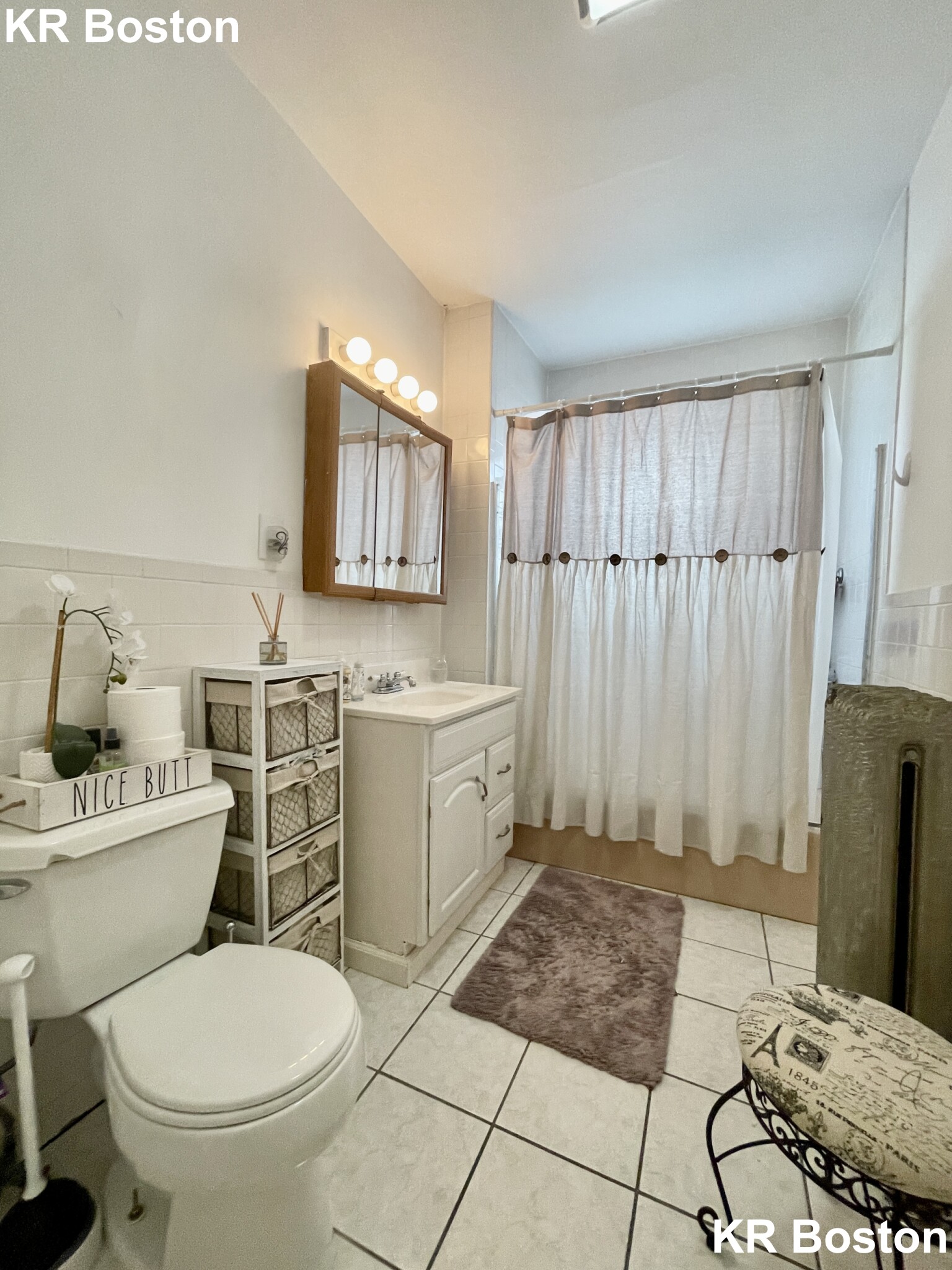 4 bed, 1 bath apartment for rent at 12 Chester St Unit 1, Allston — photo 4 of 13