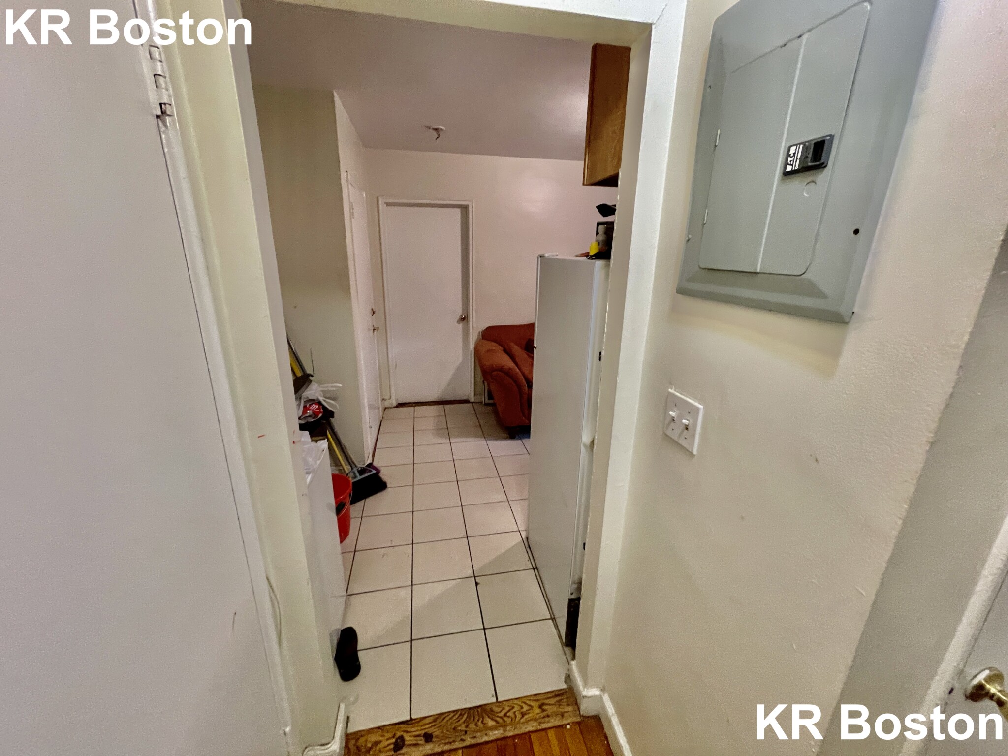 1 split bed, 1 bath apartment for rent at 5 President Ter Unit 3, Allston — photo 3 of 5