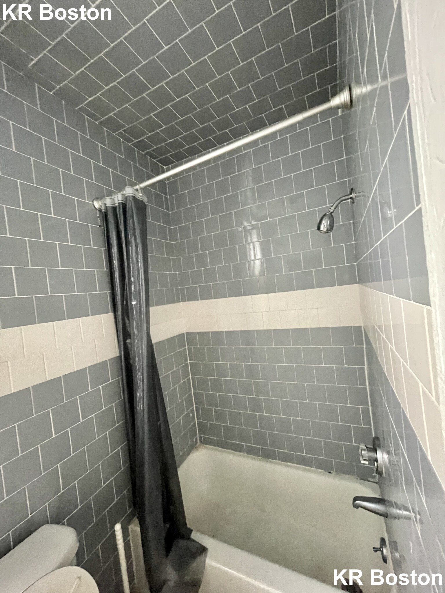 6 bed, 2 bath apartment for rent at 13 Saunders St Unit 0, Allston — photo 4 of 12