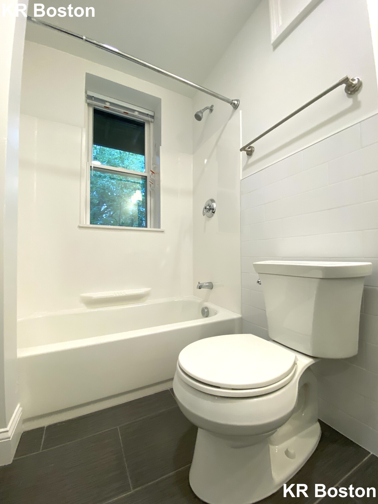 1 bed, 1 bath apartment for rent at 112 Sutherland Rd Unit E, Brighton — photo 3 of 11