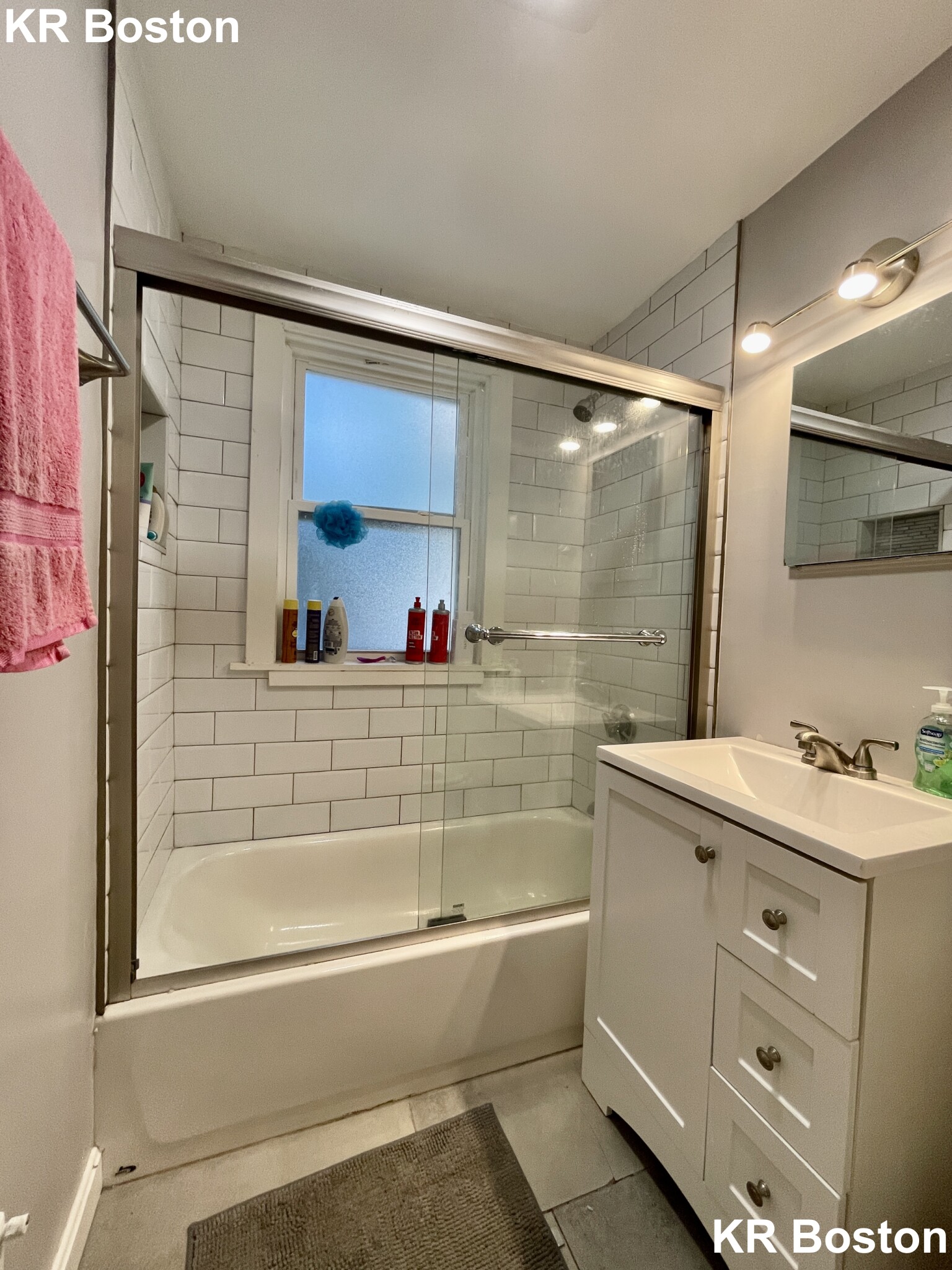 3 bed, 1 bath apartment for rent at 35 Gerald Rd Unit 1, Brighton — photo 5 of 6