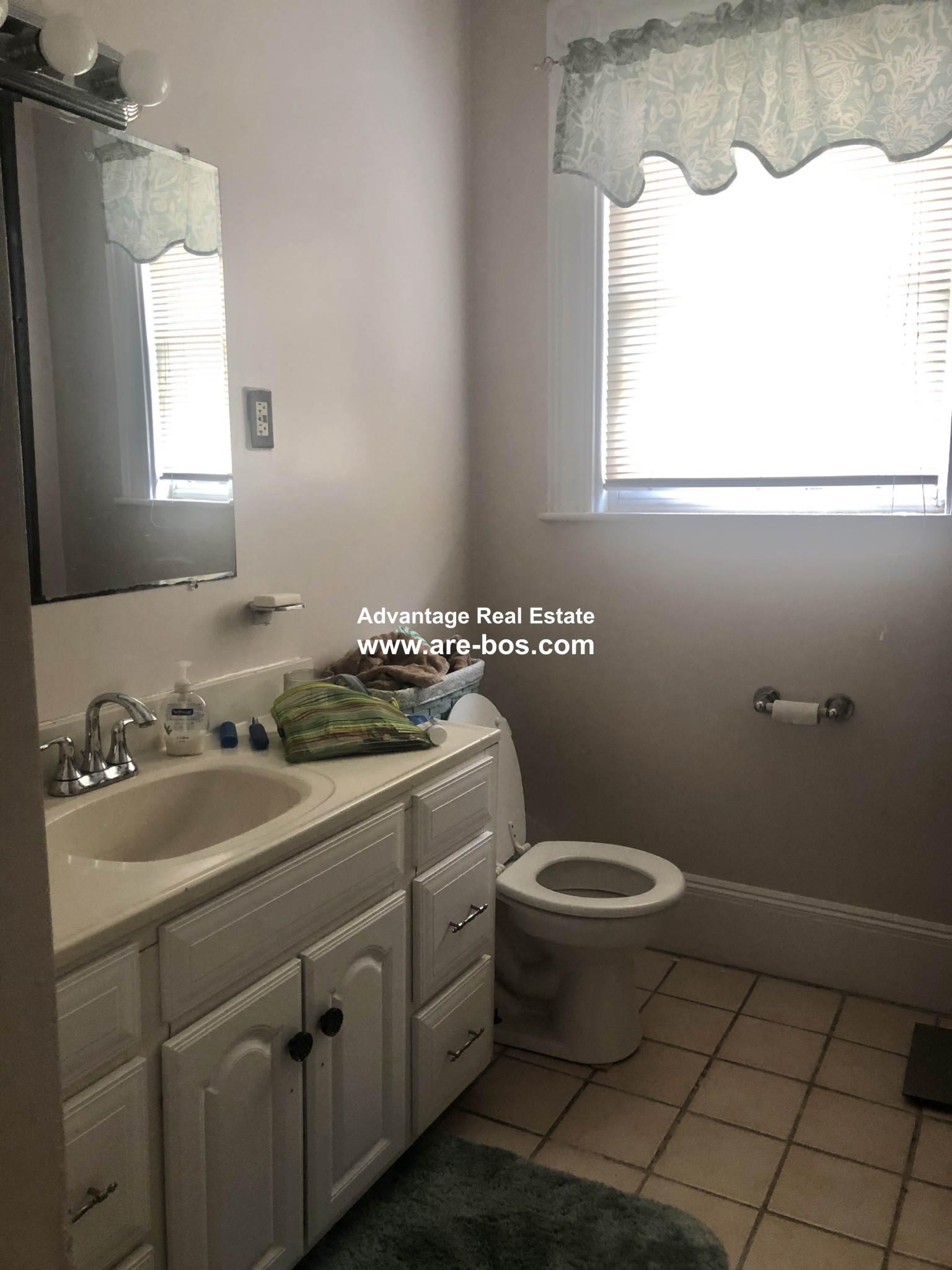 4 bed, 1 bath apartment for rent at 68 Boylston St Unit 6, Brookline Village — photo 12 of 17