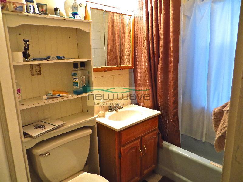 2 split bed, 1 bath apartment for rent at 56 Queensberry St Unit 6, Fenway — photo 2 of 8