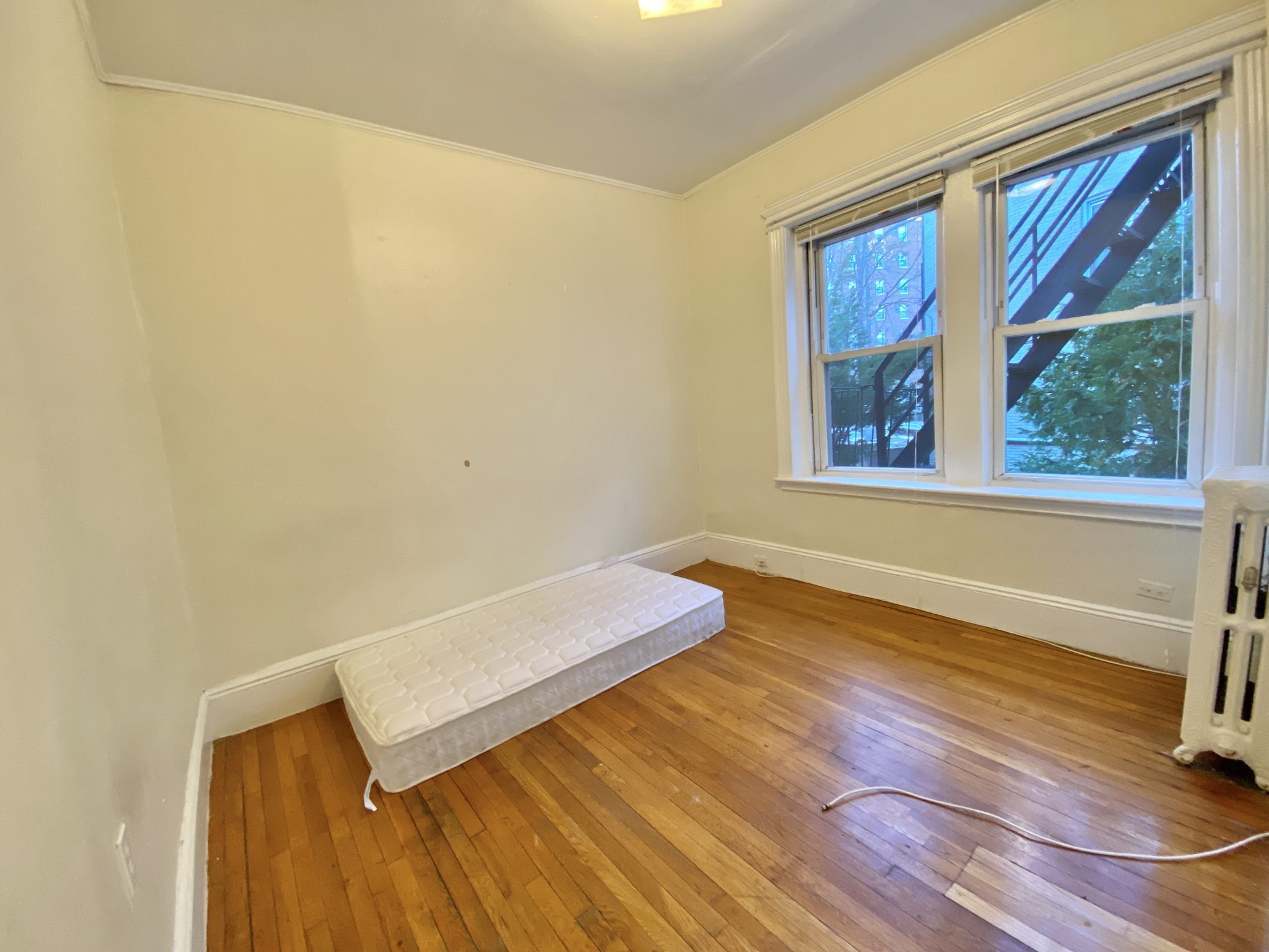 Studio bed, 1 bath apartment for rent at 108 Gordon St Unit 2, Brighton — photo 1 of 8