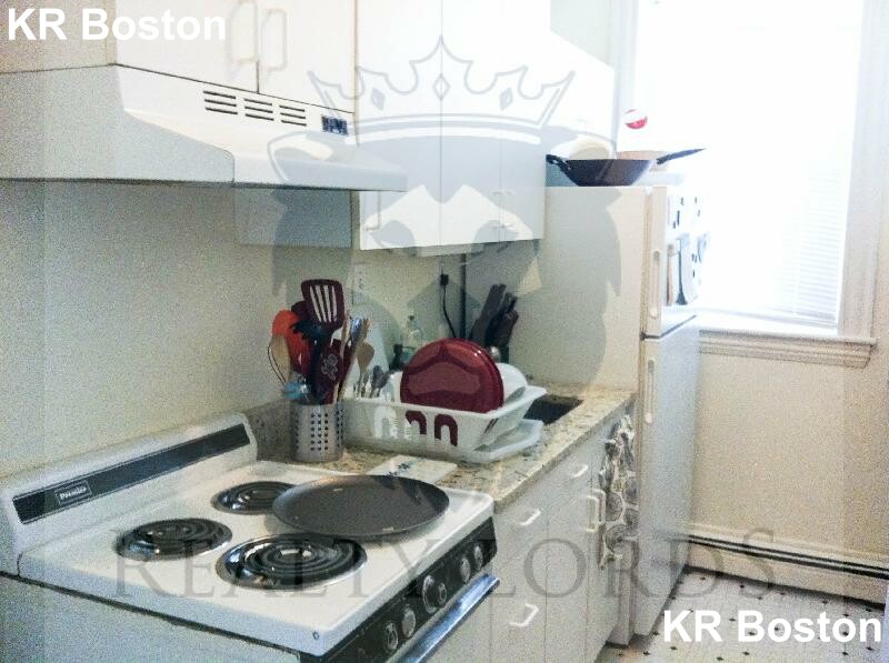 2 bed, 1 bath apartment for rent at 200 Winthrop Rd Unit 31, Washington Square — photo 3 of 6