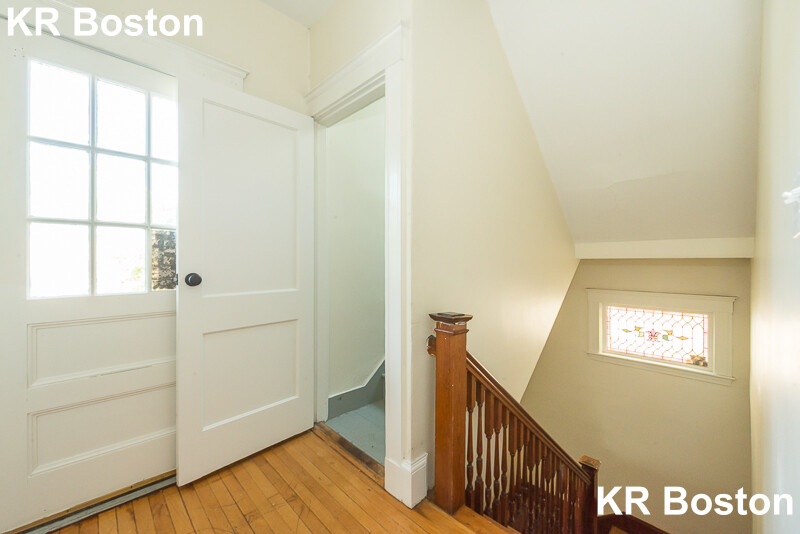 4 bed, 2 bath apartment for rent at 26 Champney St Unit 1, Brighton — photo 4 of 9