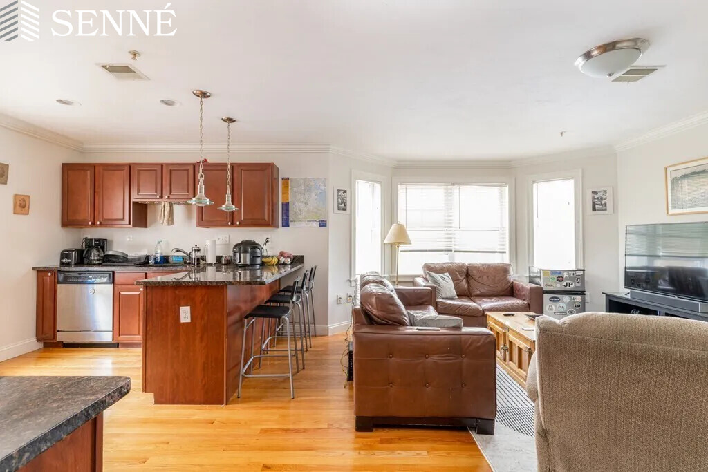 4 bed, 2.5 bath apartment for rent at 16 Notre Dame St Unit 3, Jamaica Plain — photo 1 of 17