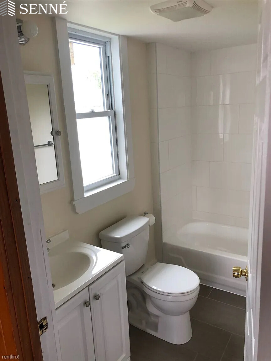5 bed, 2 bath apartment for rent at 27 Gordon St Unit 2, Allston — photo 6 of 7