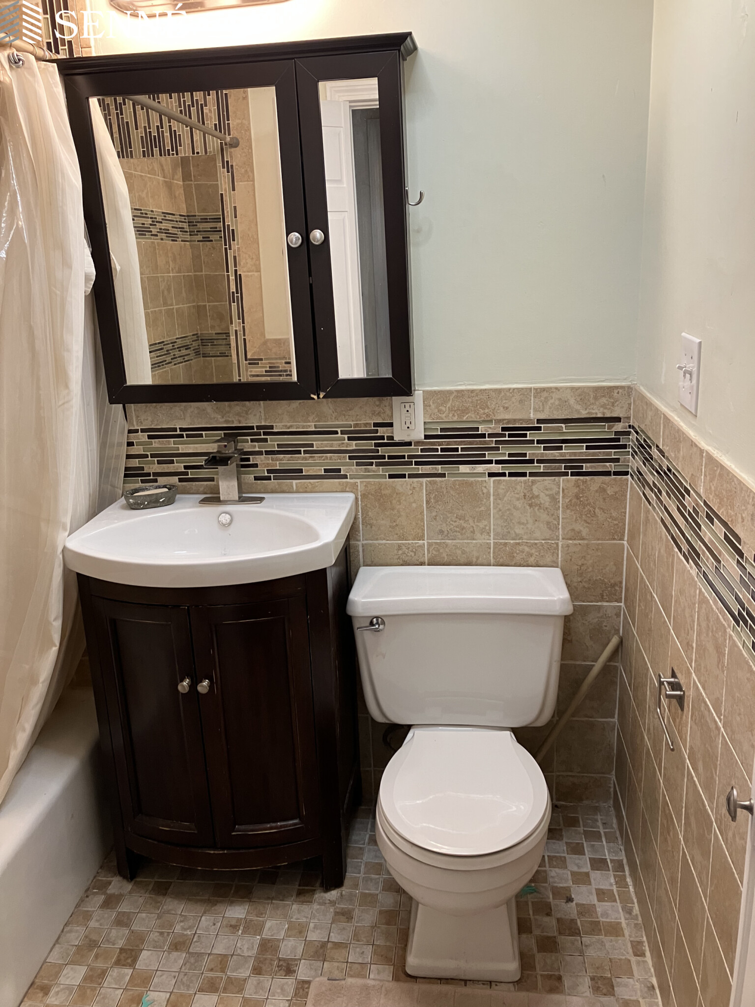 3 bed, 2 bath apartment for rent at 71 Grovers Ave Unit 3A, Winthrop — photo 28 of 34