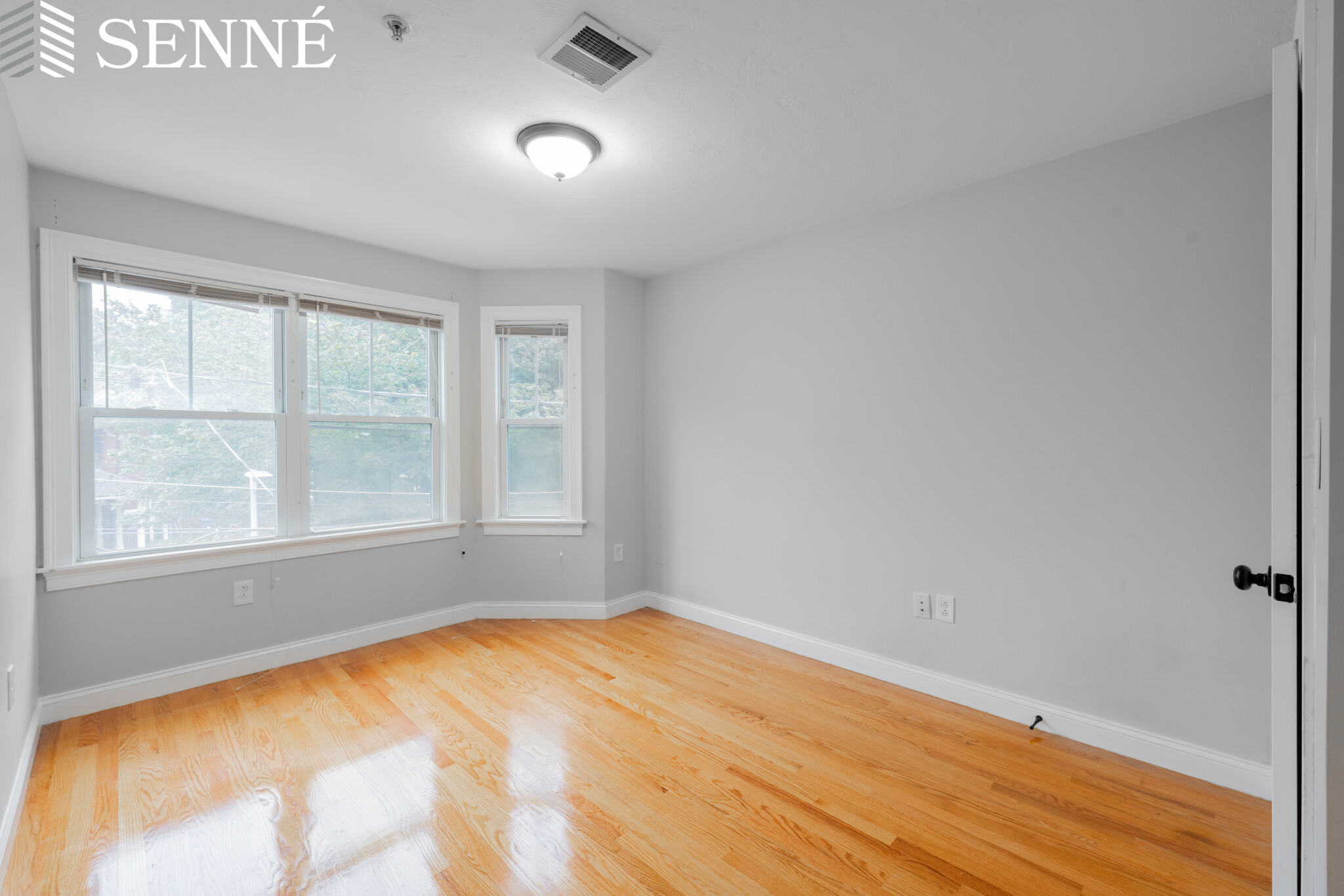4 bed, 2.5 bath apartment for rent at 16 Notre Dame St Unit 3, Jamaica Plain — photo 10 of 17