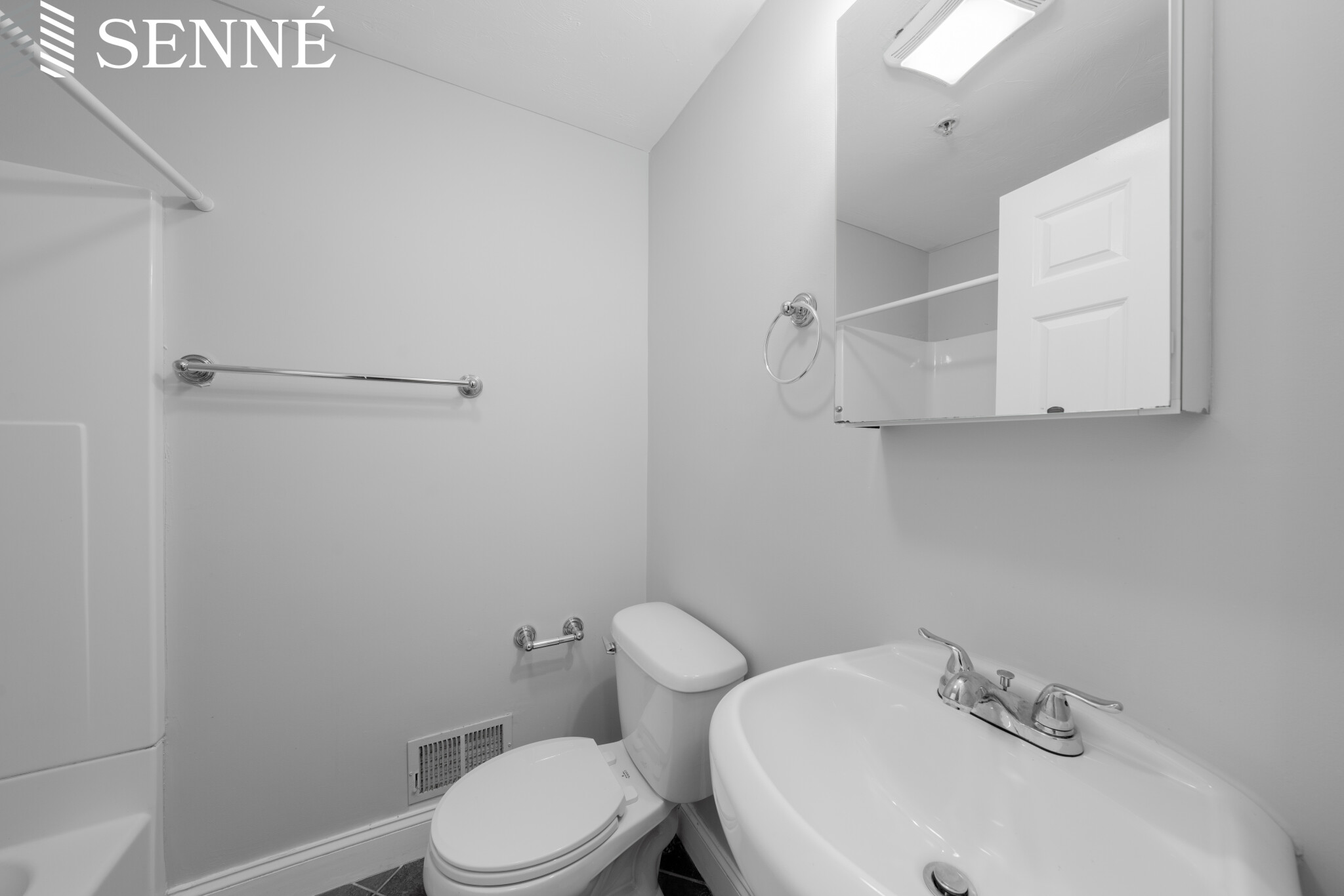 4 bed, 2.5 bath apartment for rent at 16 Notre Dame St Unit 3, Jamaica Plain — photo 7 of 17