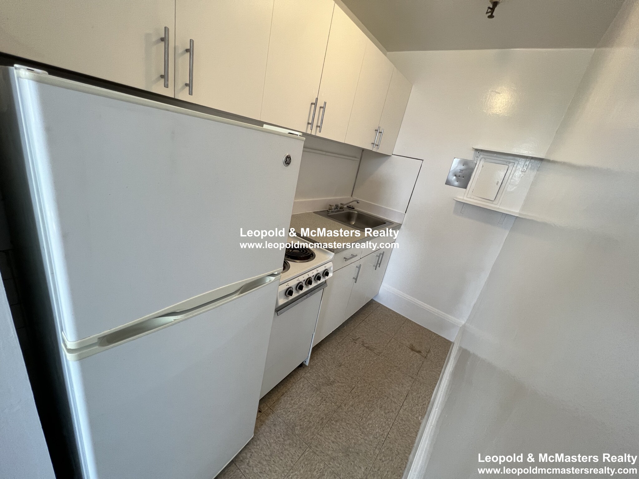 Studio bed, 1 bath apartment for rent at 20 Mount Vernon St Unit 603, Beacon Hill — photo 5 of 12