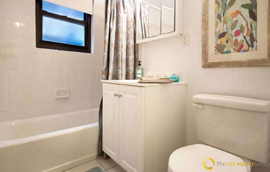 2 bed, 1 bath apartment for rent at 44 Harvard Ave Unit 6A, Coolidge Corner — photo 5 of 6