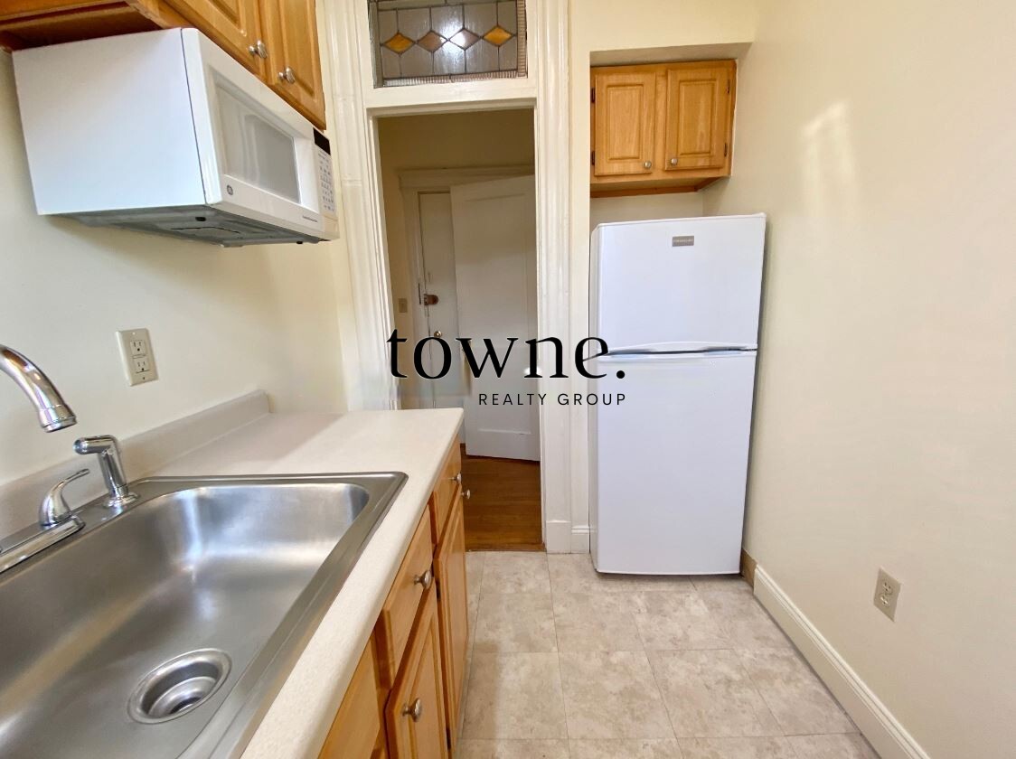 Studio bed, 1 bath apartment for rent at 111 Park Dr Unit 45A, Fenway — photo 3 of 6