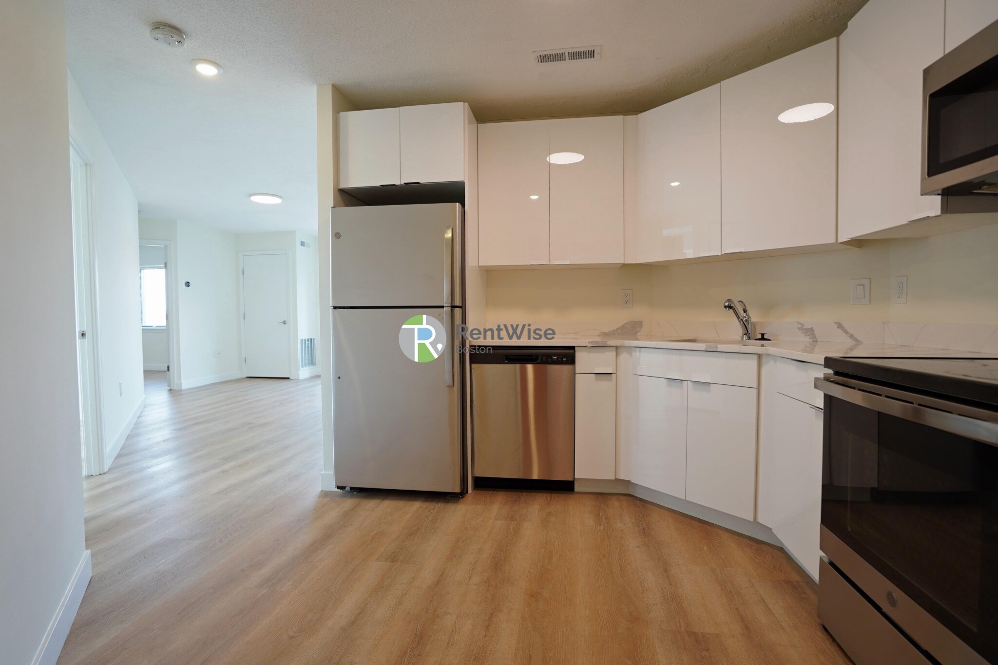 25 Webster Ave, Ward Two