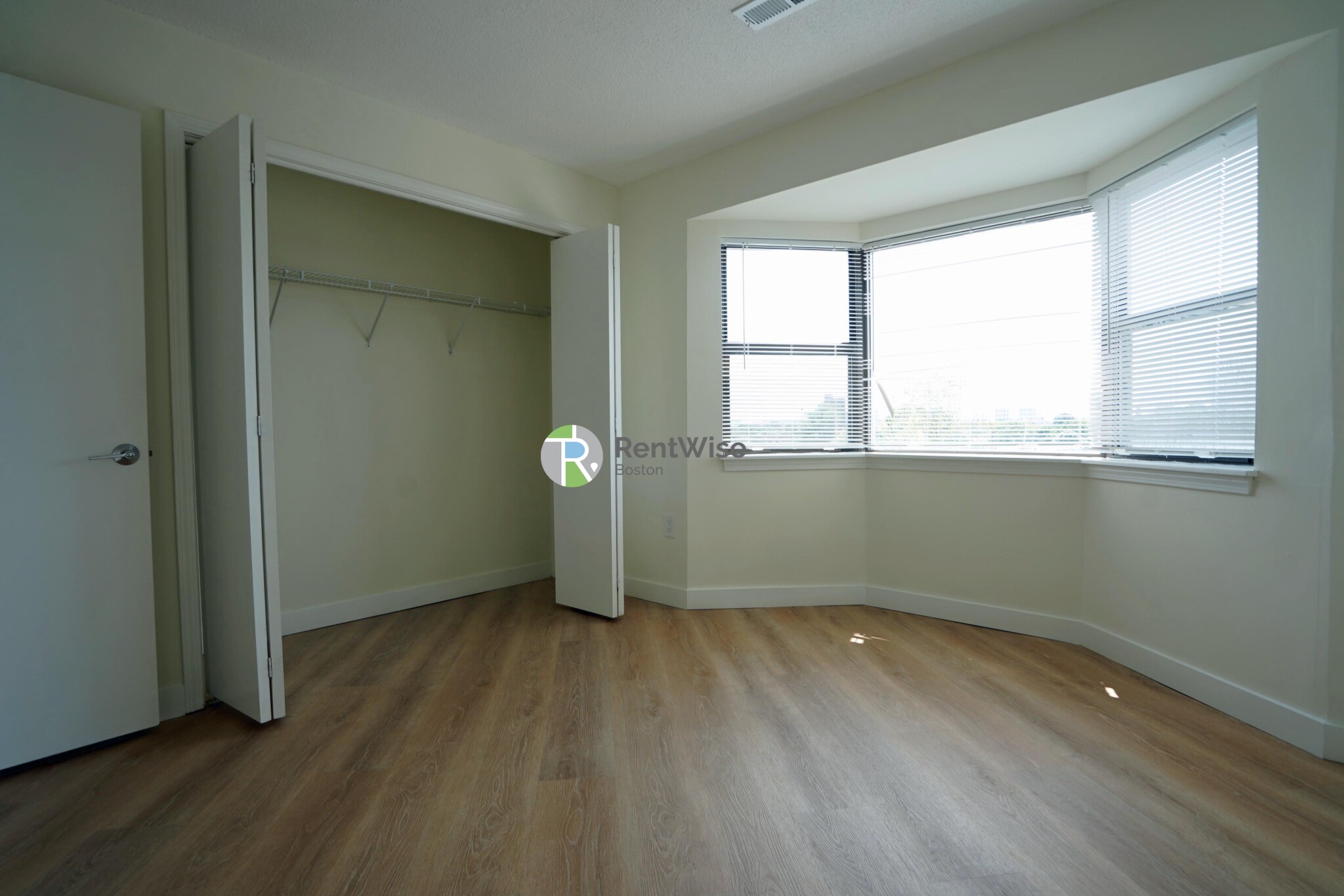 25 Webster Ave, Ward Two