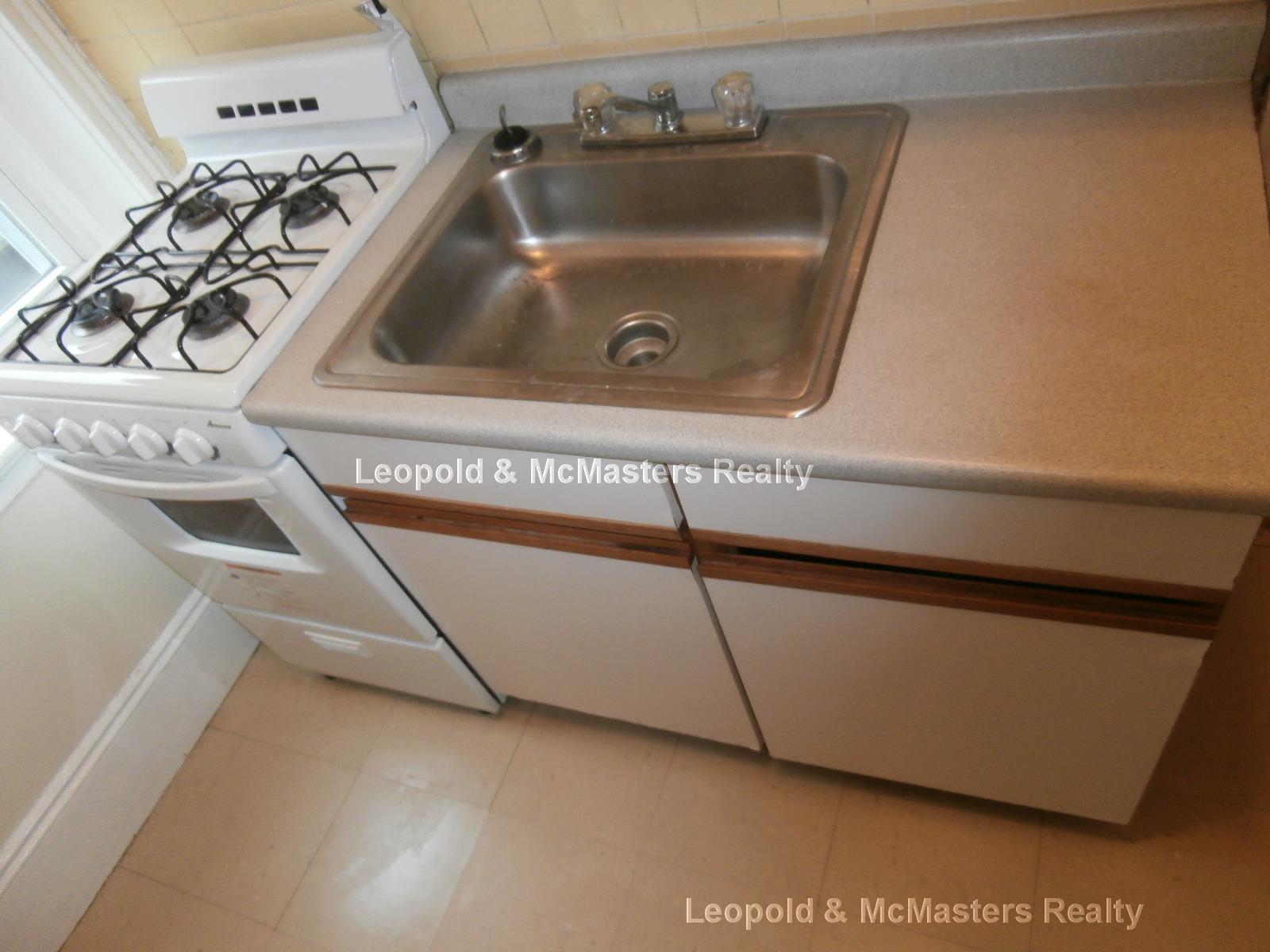 Studio bed, 1 bath apartment for rent at 11 Royce Rd Unit 3, Allston — photo 4 of 11