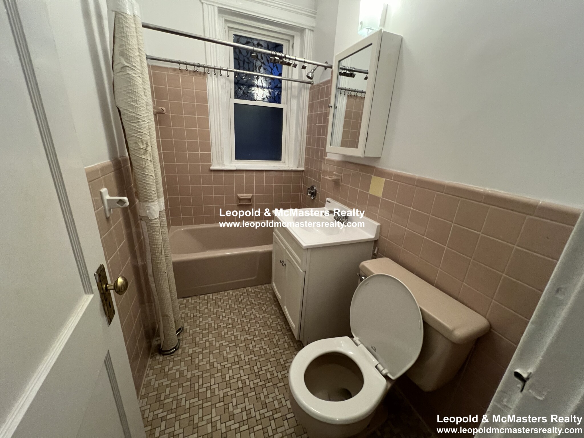 1 bed, 1 bath apartment for rent at 120 Warren St Unit 14, Brighton — photo 5 of 9