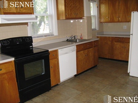 3 bed, 1 bath apartment for rent at 1573 Cambridge St Unit 1, Mid Cambridge — photo 9 of 10