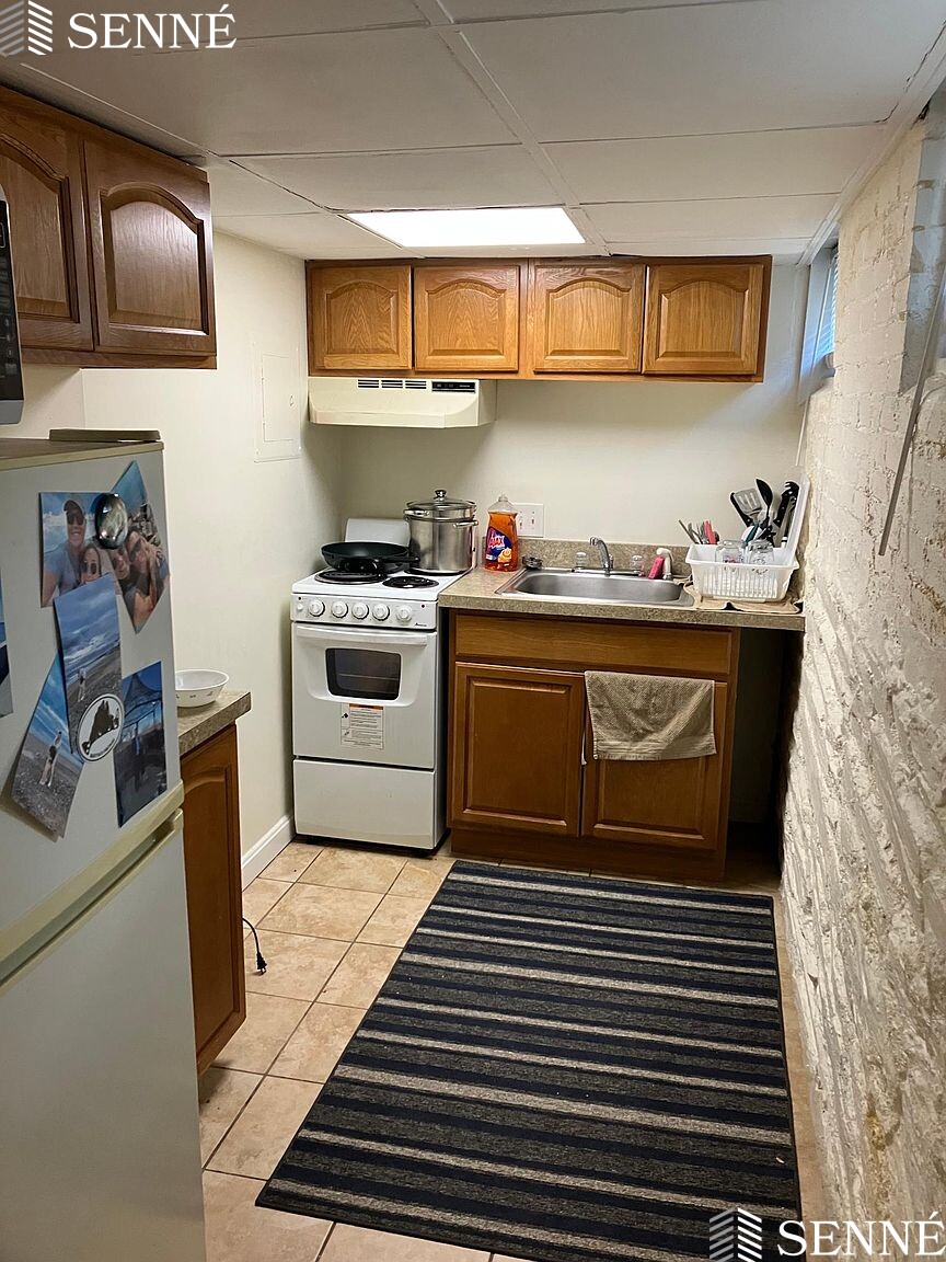 1 bed, 1 bath apartment for rent at 10 Garrison Ave Unit 1, West Somerville — photo 6 of 6