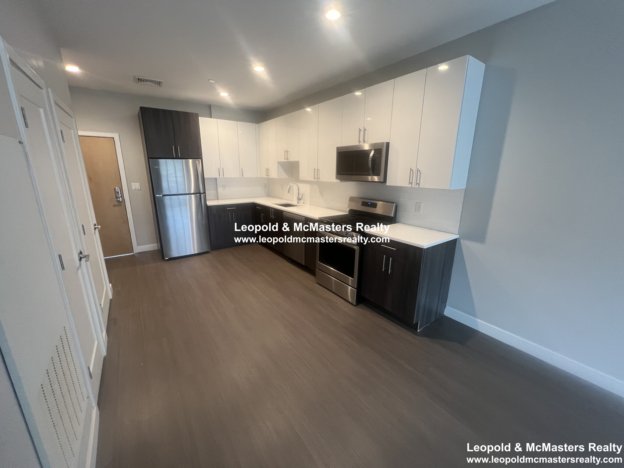 1 bed, 1 bath apartment for rent at 23 Bridge St Unit 310, Quincy — photo 1 of 4