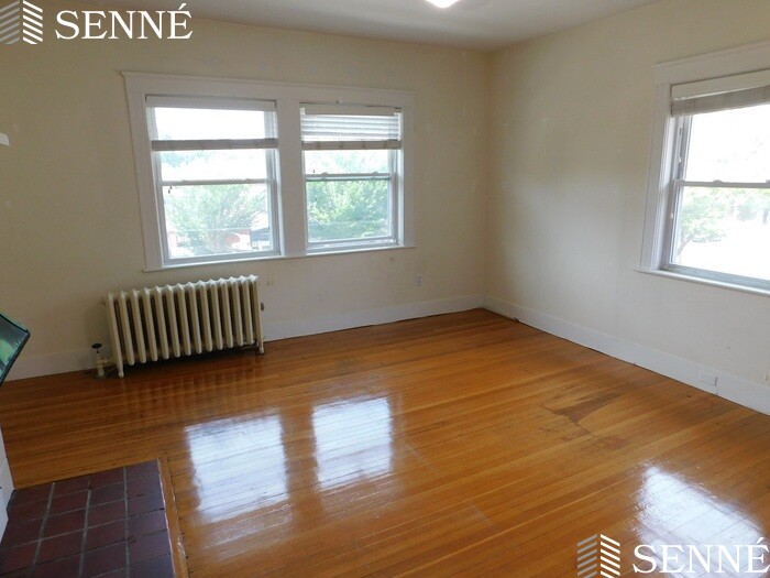 3 bed, 1 bath apartment for rent at 1675 Massachusetts Ave Unit 7, Baldwin — photo 8 of 10