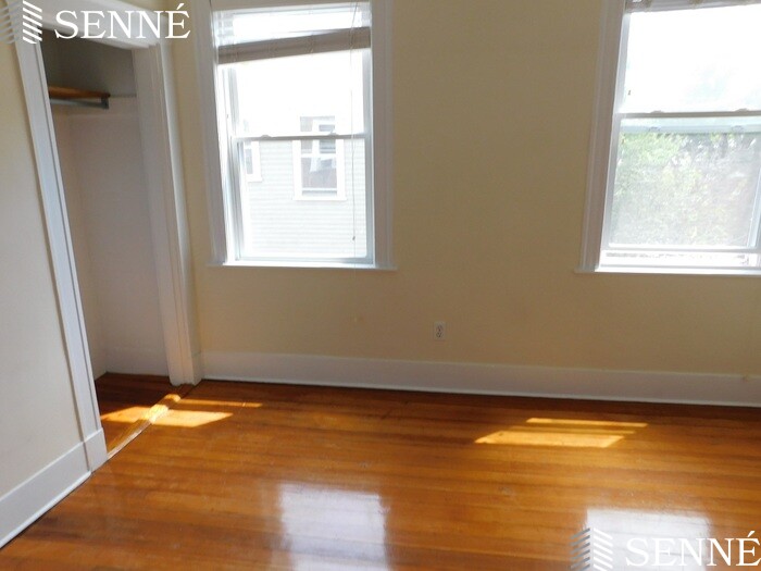 3 bed, 1 bath apartment for rent at 1675 Massachusetts Ave Unit 7, Baldwin — photo 2 of 10