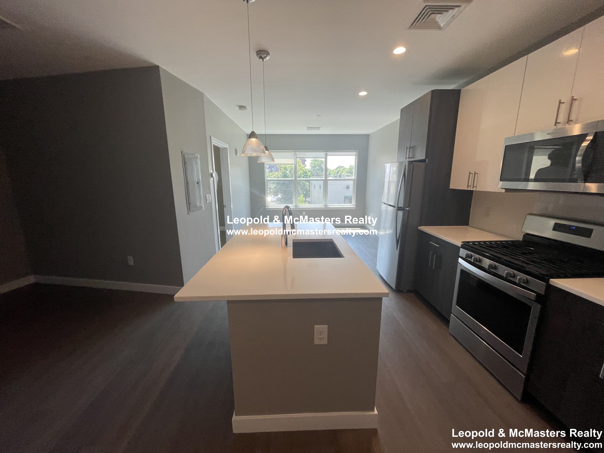 1 bed, 1 bath apartment for rent at 23 Bridge St Unit 311, Quincy — photo 3 of 8
