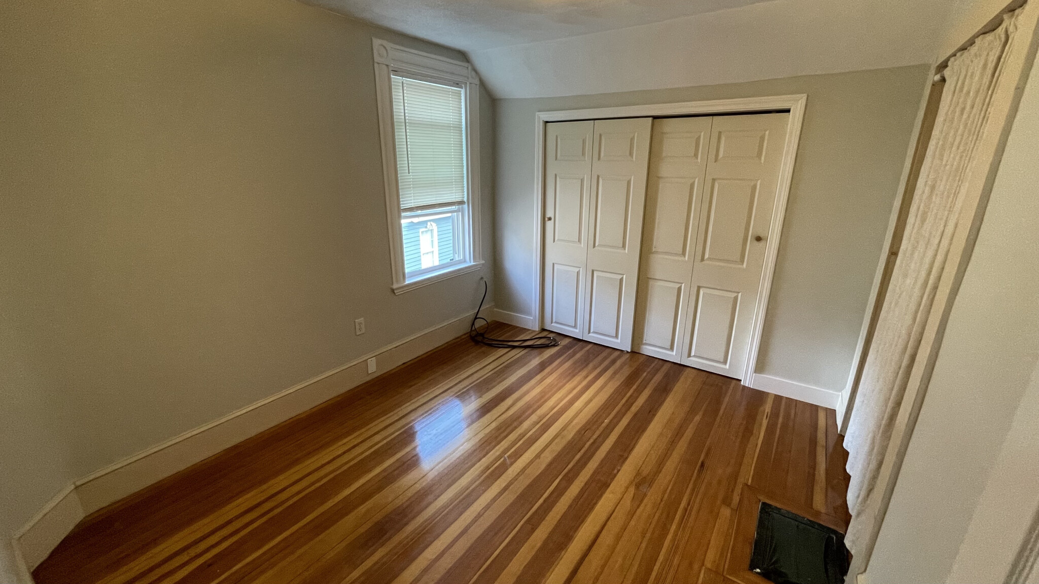 5 bed, 2 bath apartment for rent at 38 Pomeroy St Unit 38, Allston — photo 10 of 28