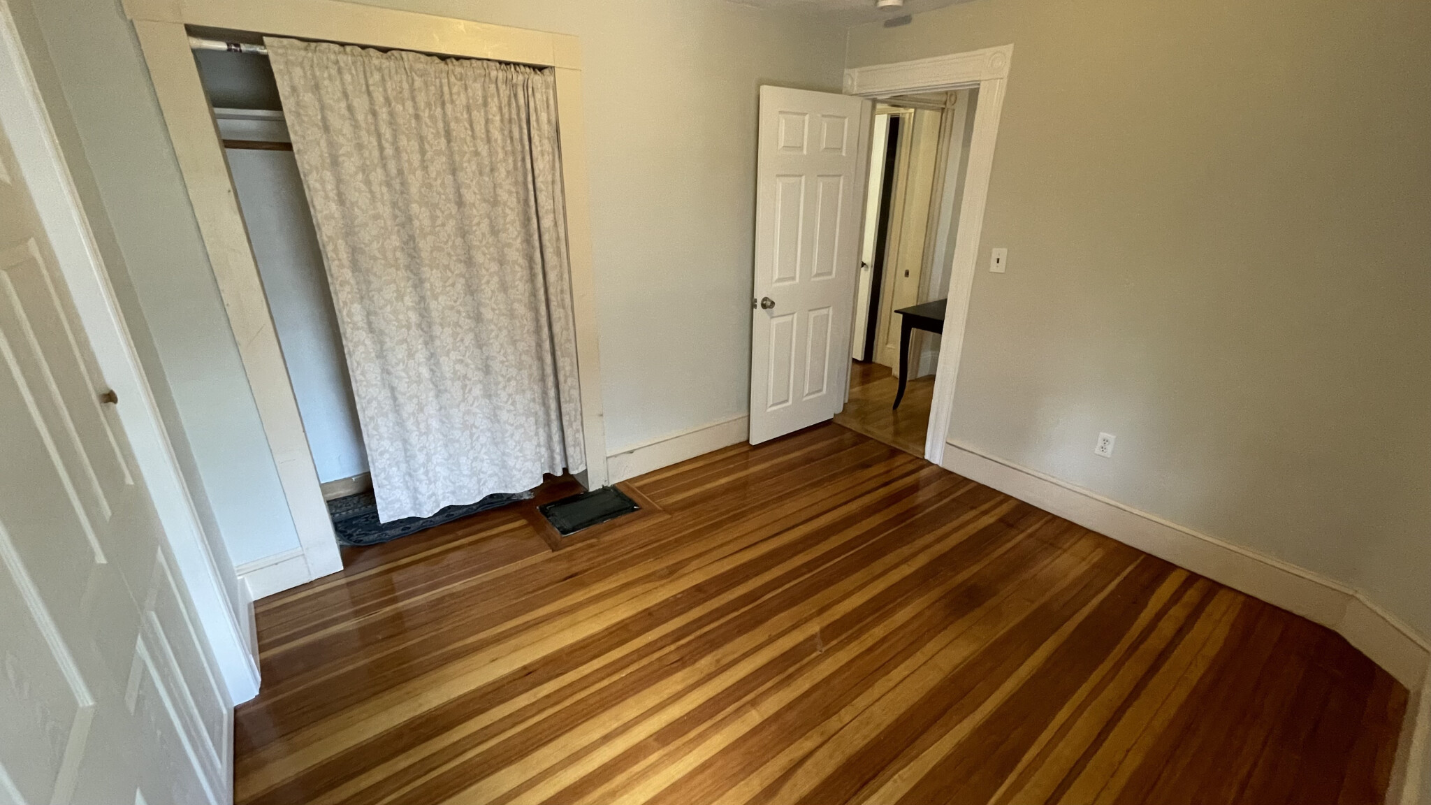5 bed, 2 bath apartment for rent at 38 Pomeroy St Unit 38, Allston — photo 11 of 28