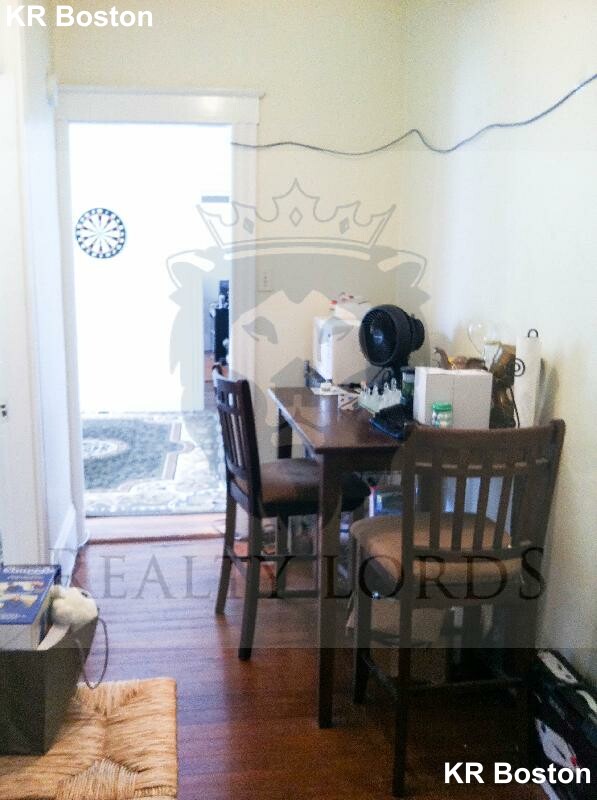 2 bed, 1 bath apartment for rent at 210 Winthrop Rd Unit 38, Washington Square — photo 7 of 7