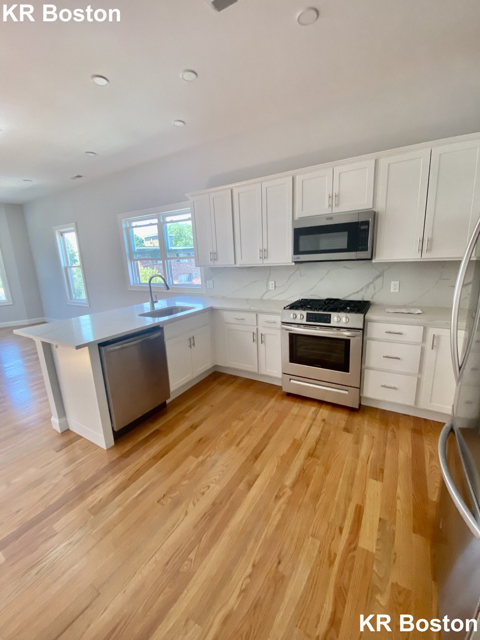 4 bed, 2 bath apartment for rent at 123 Cross St Unit 3L, Prospect Hill — photo 8 of 12