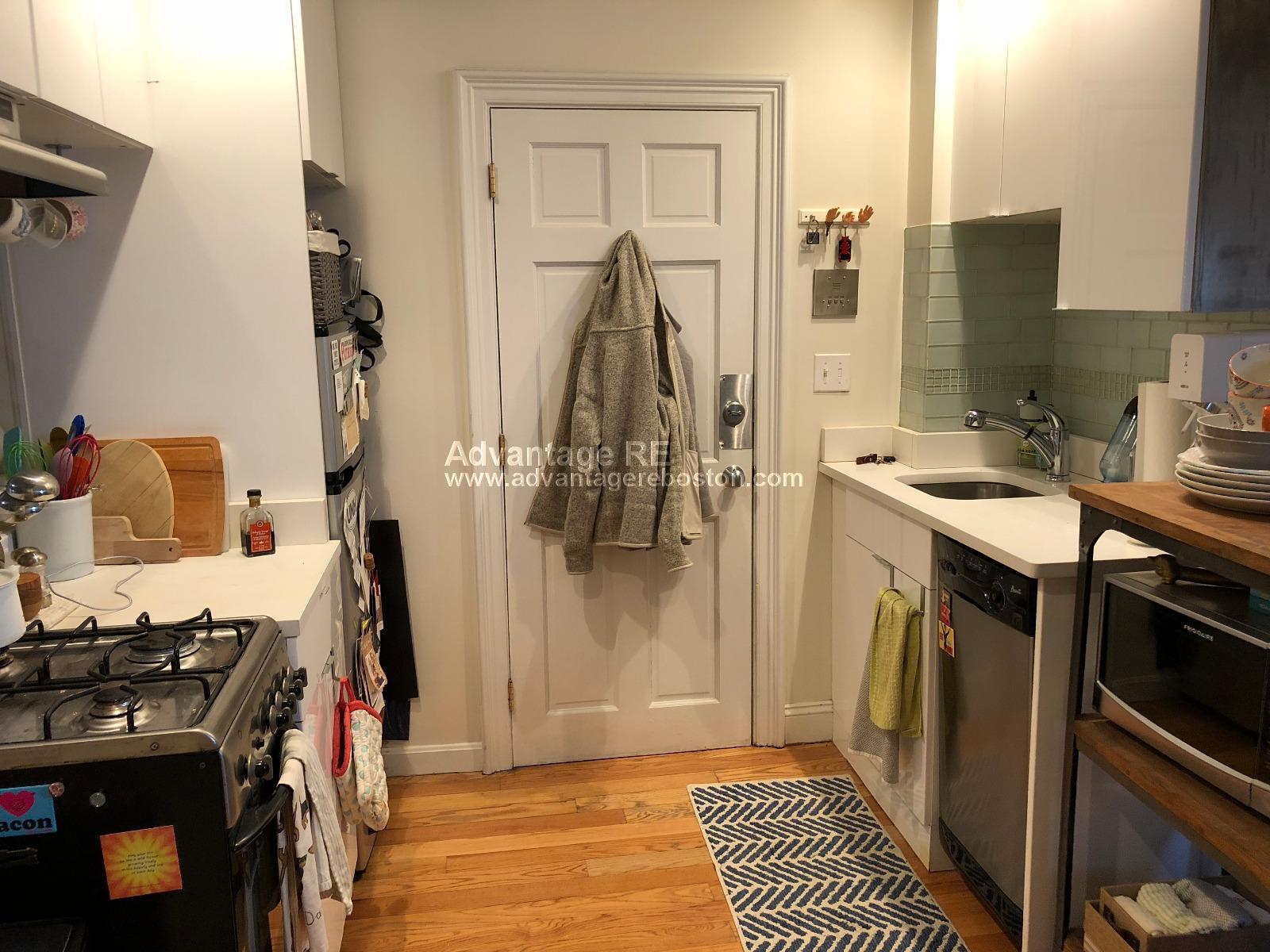 2 bed, 1 bath apartment for rent at 10 Wiget Unit 9, North End — photo 7 of 15