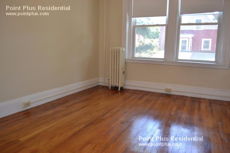 Studio bed, 1 bath apartment for rent at 15 Linnean Unit 2, Harvard Square — photo 5 of 11