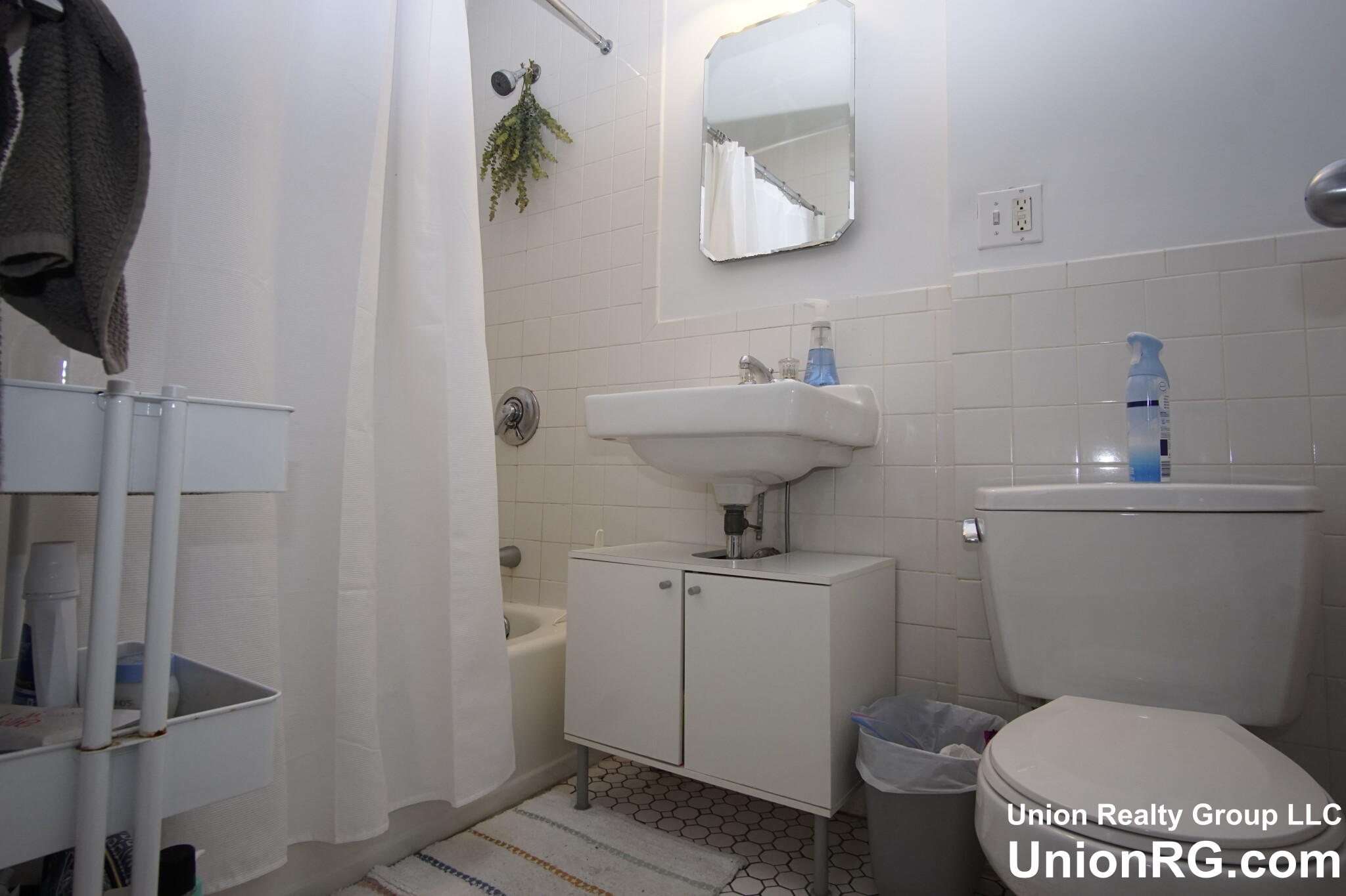 3 bed, 1.5 bath apartment for rent at 1942 Beacon St Unit 4, Brighton — photo 14 of 21